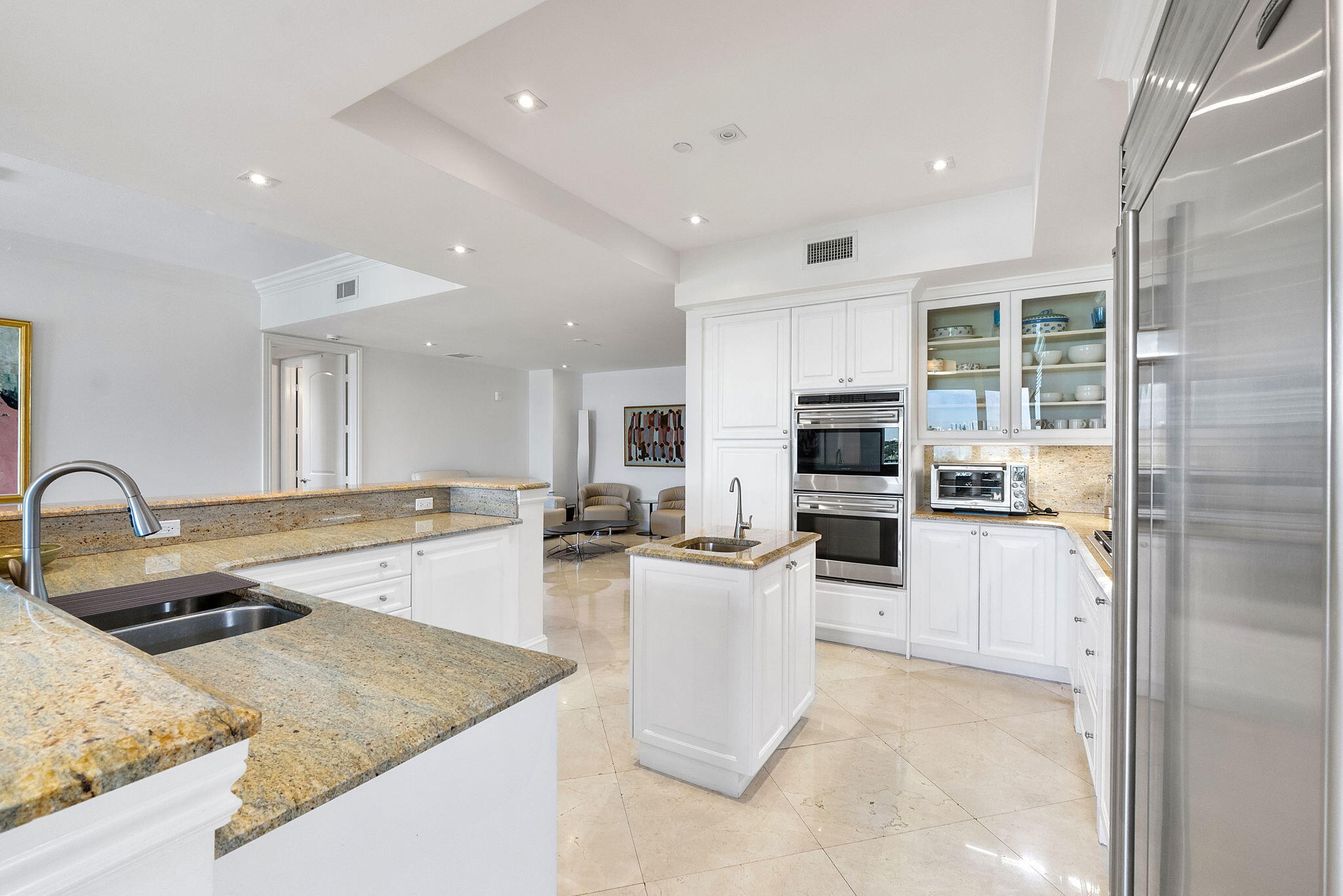 1 N Ocean Boulevard 402