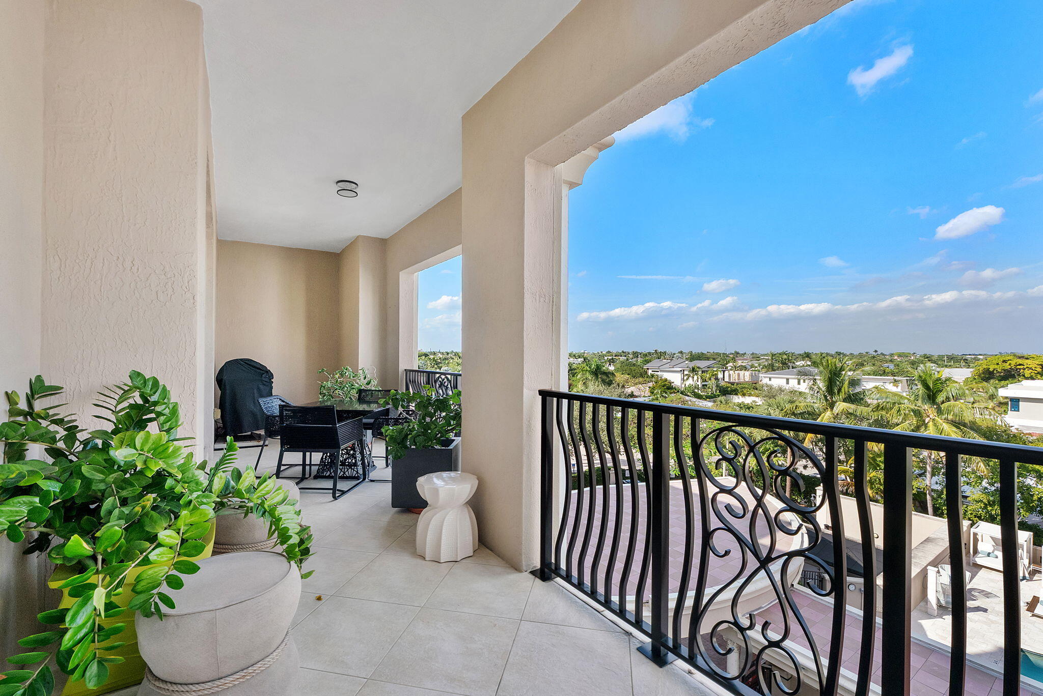 1 N Ocean Boulevard 402