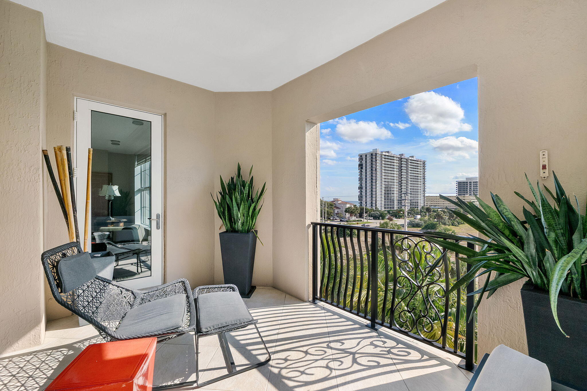 1 N Ocean Boulevard 402