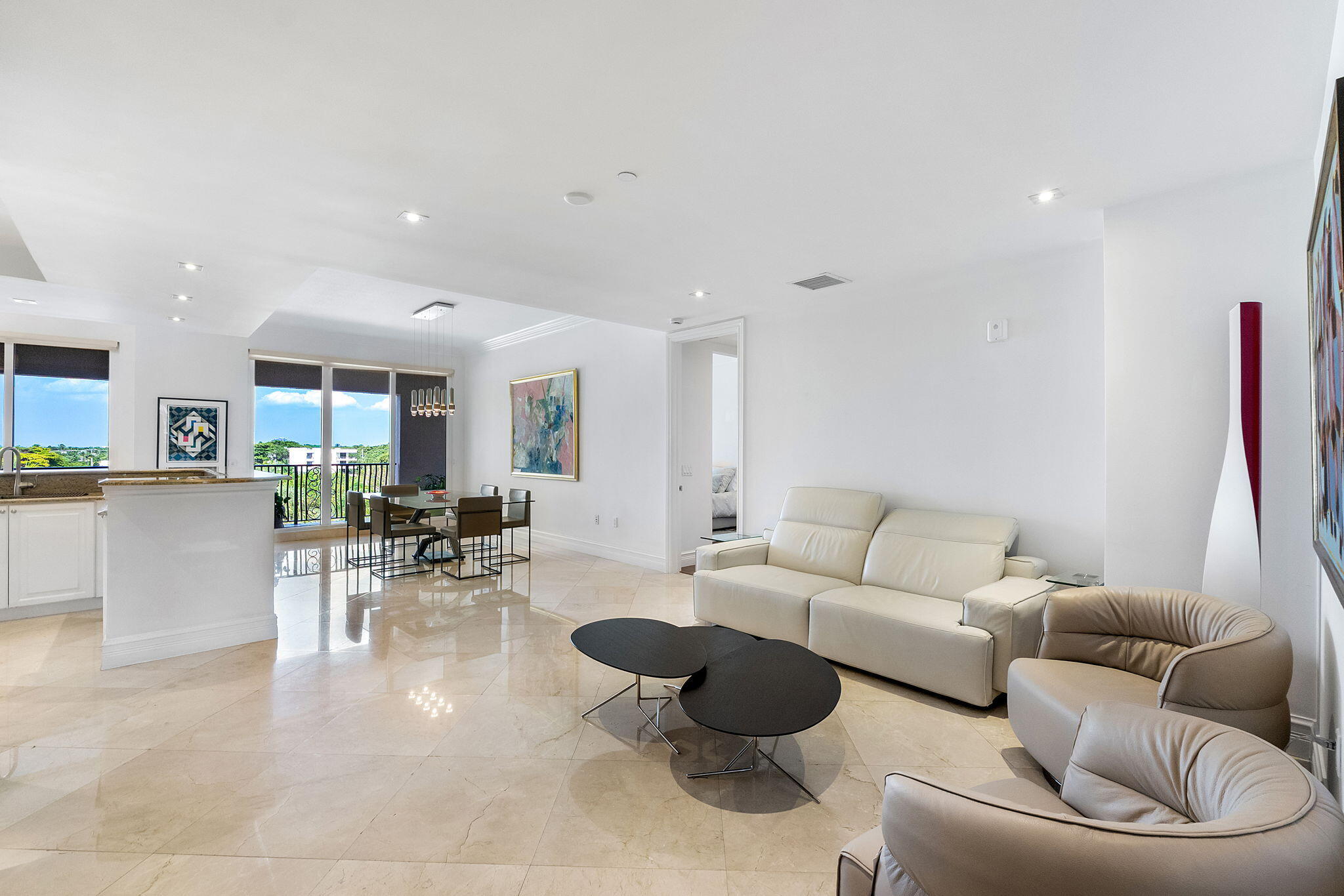 1 N Ocean Boulevard 402