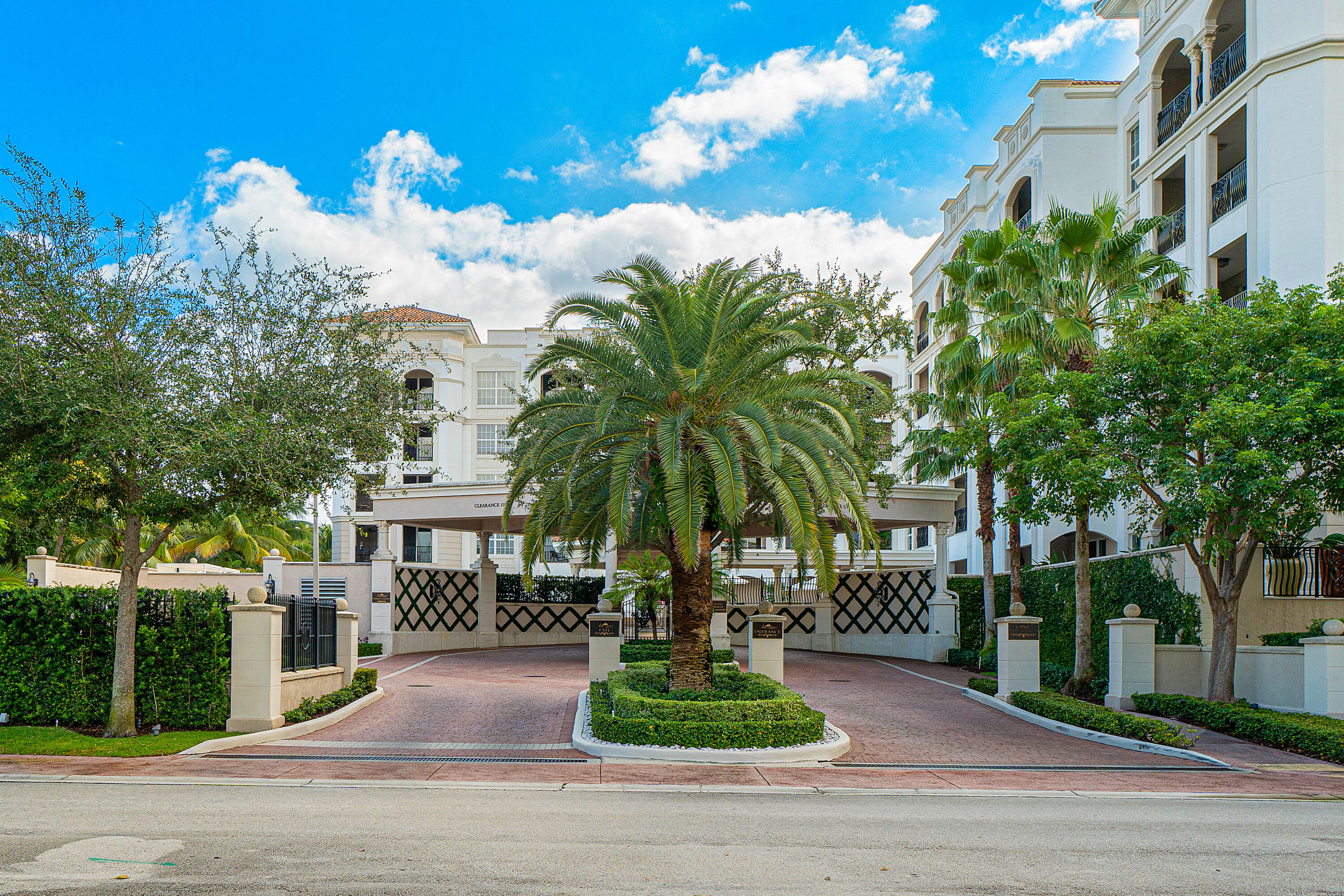 1 N Ocean Boulevard 402