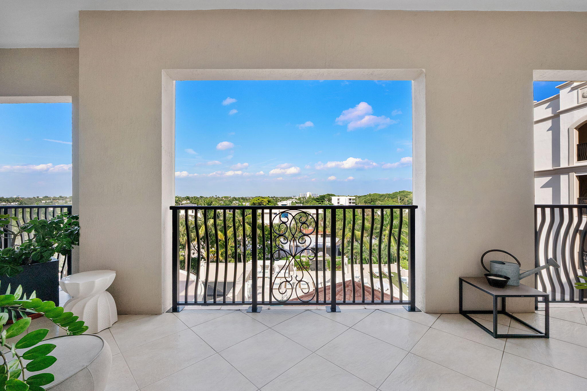 1 N Ocean Boulevard 402