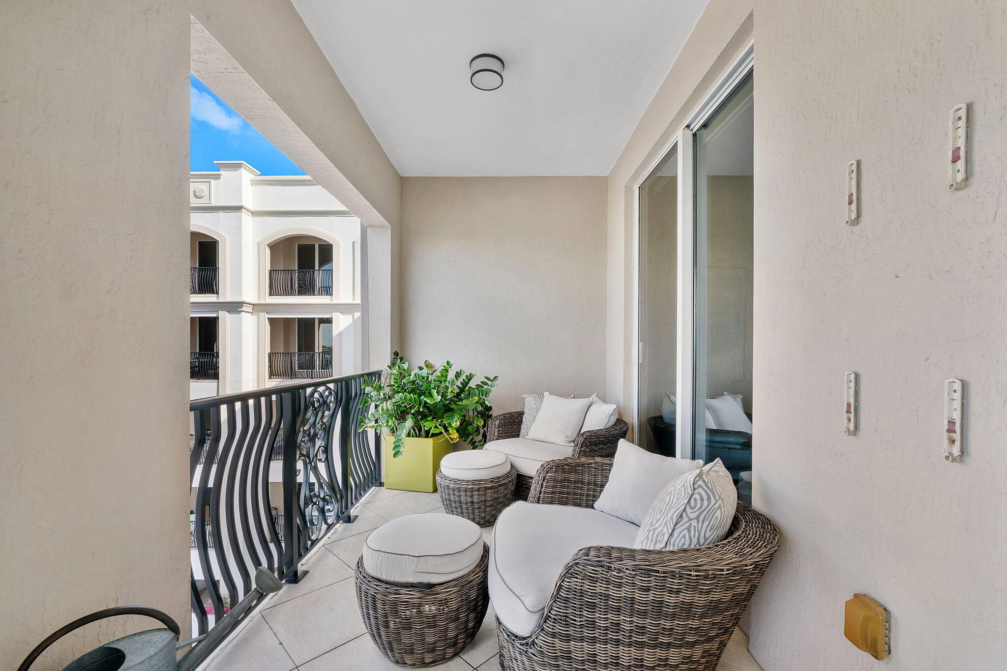 1 N Ocean Boulevard 402