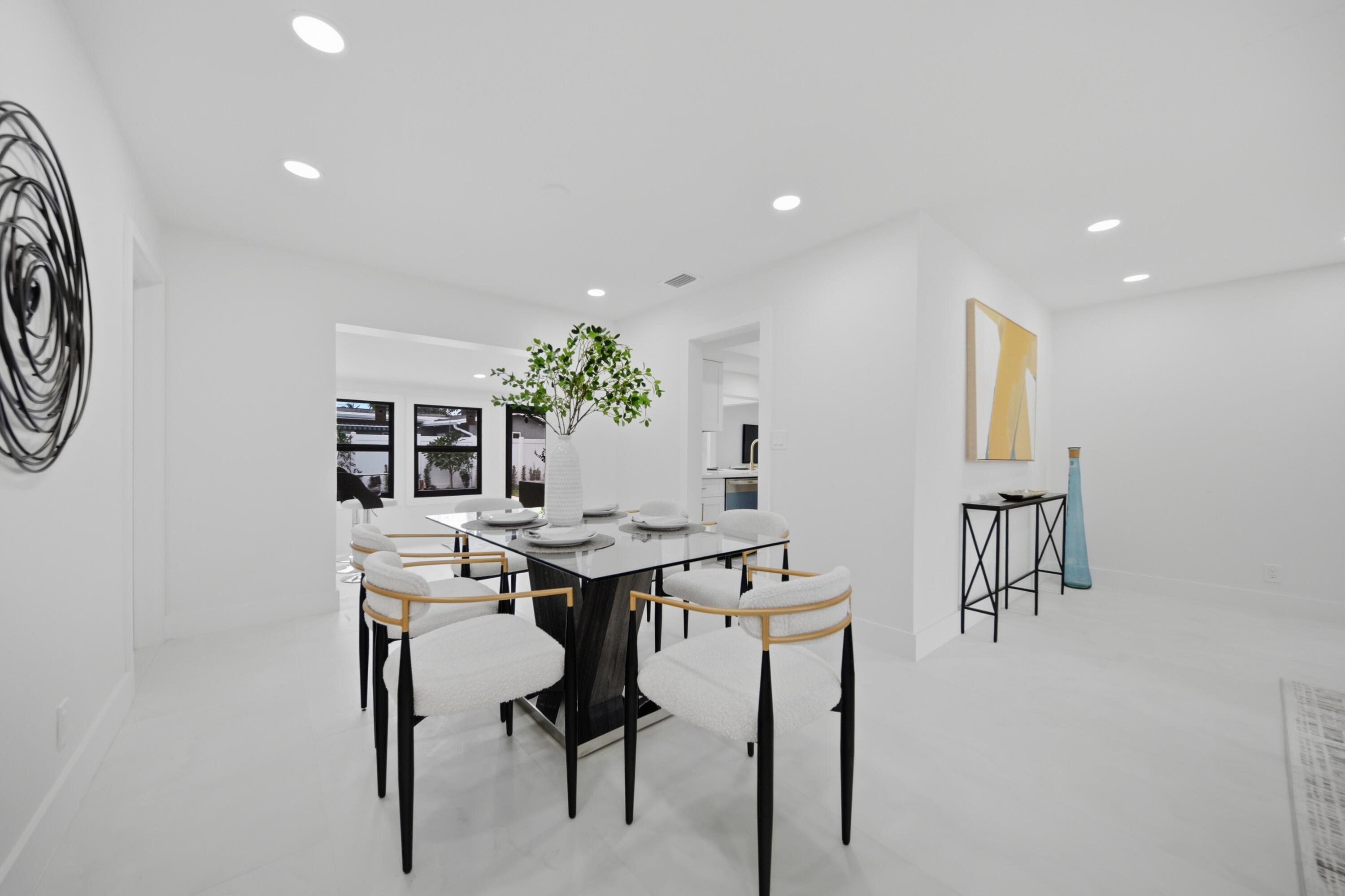 5121 NE 17th Terrace