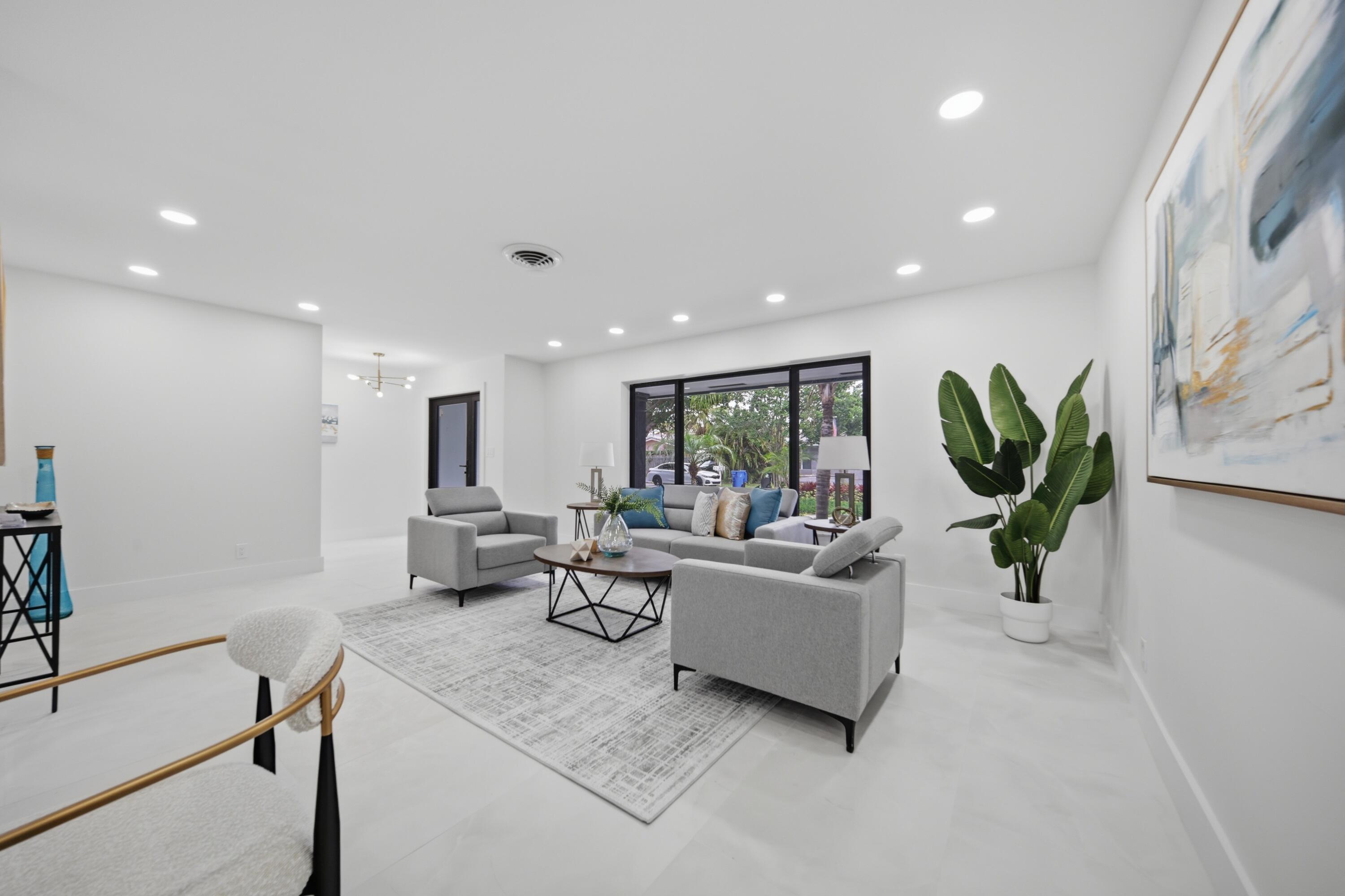 5121 NE 17th Terrace