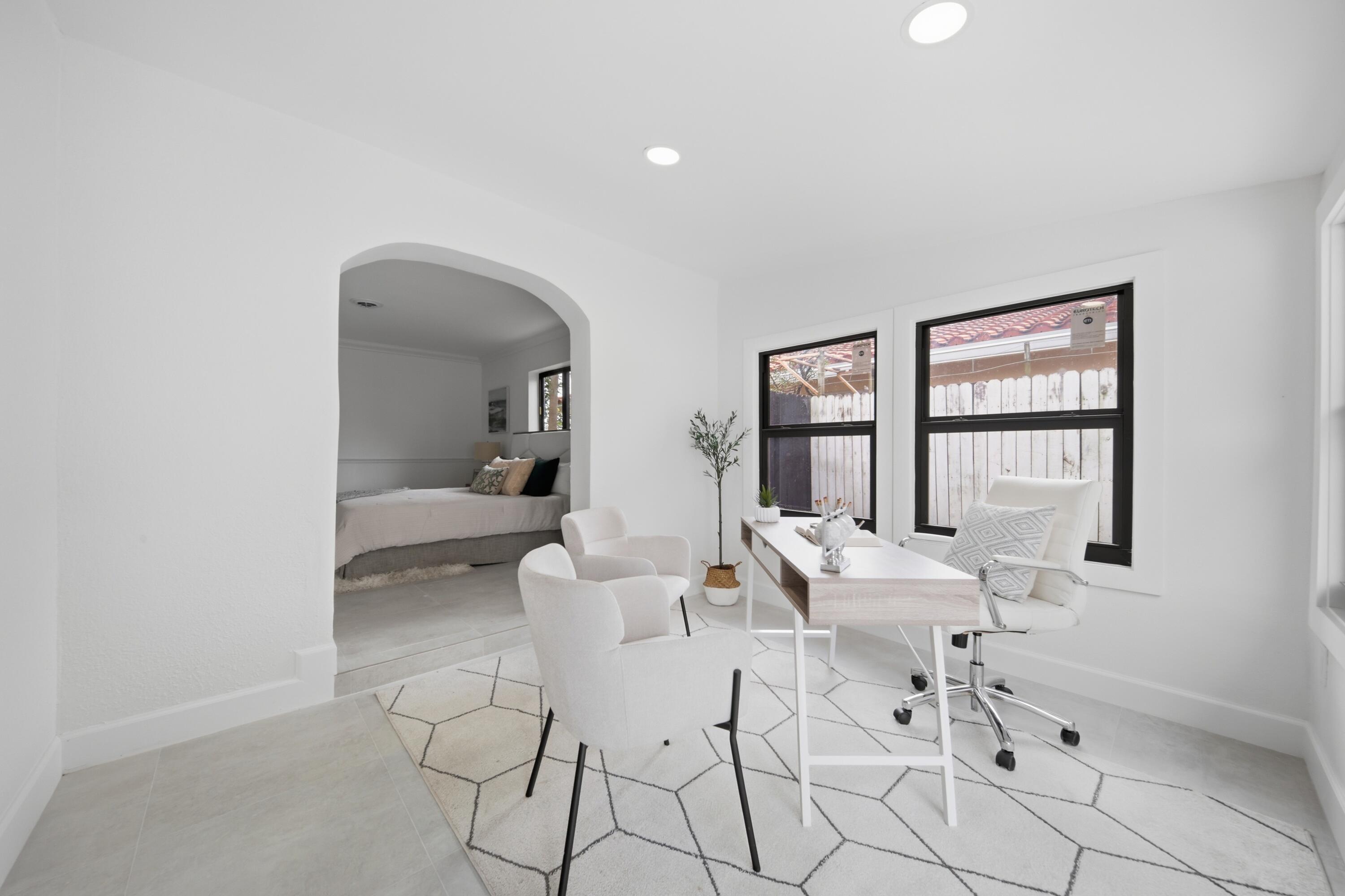 5121 NE 17th Terrace