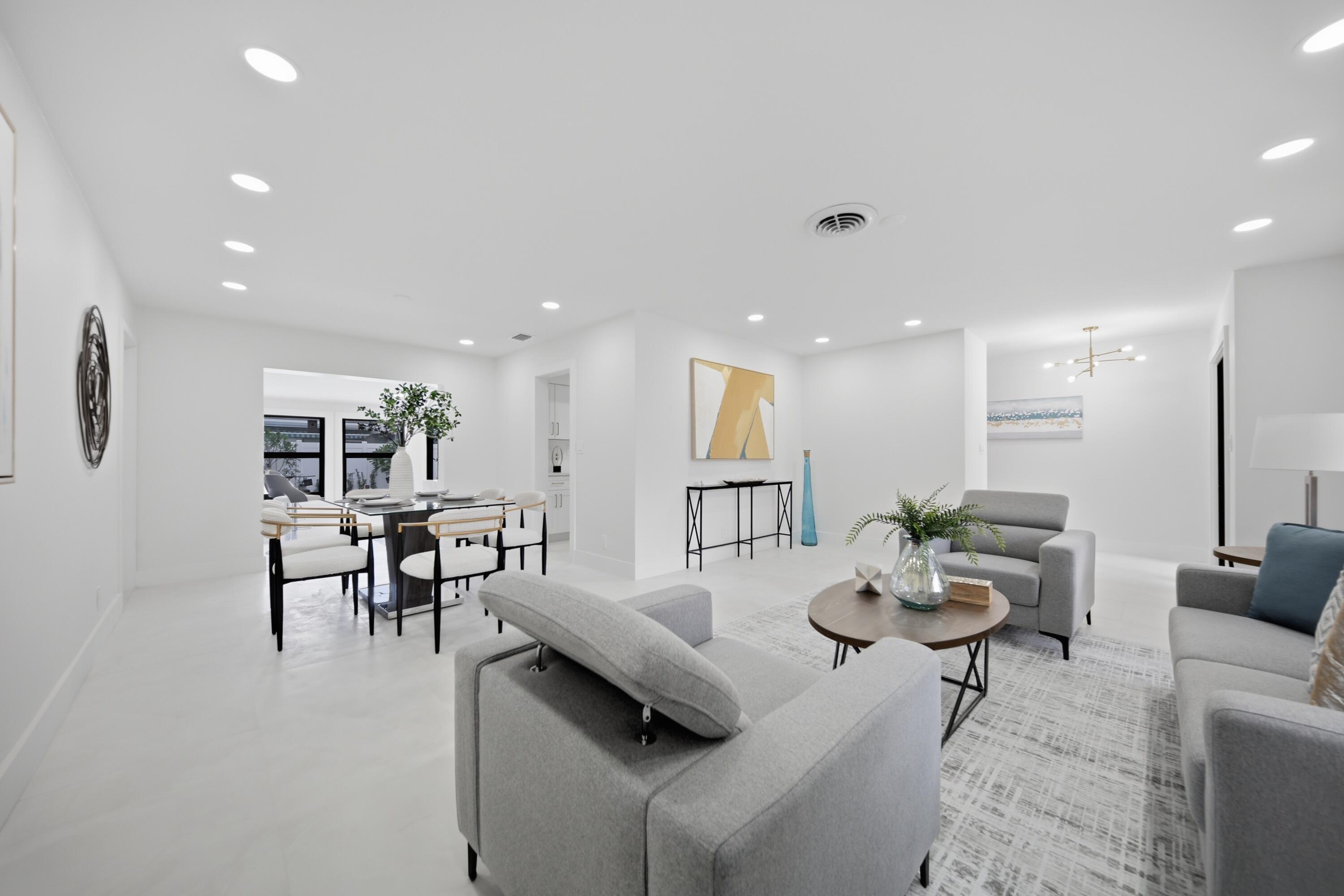 5121 NE 17th Terrace