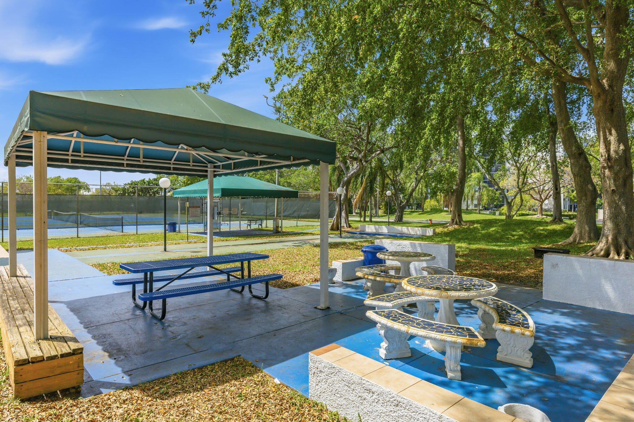 2202 S Cypress Bend Drive