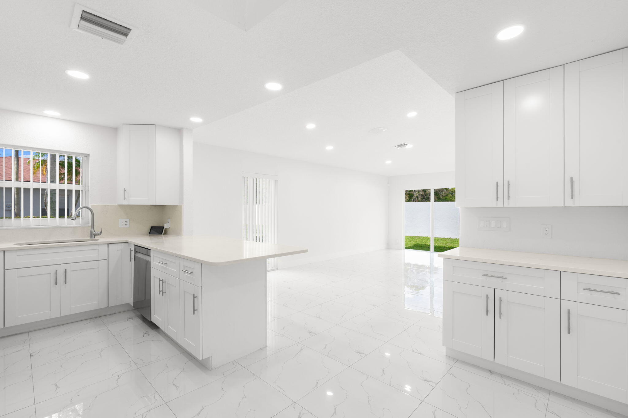 6702 N Pine Island Road 6702