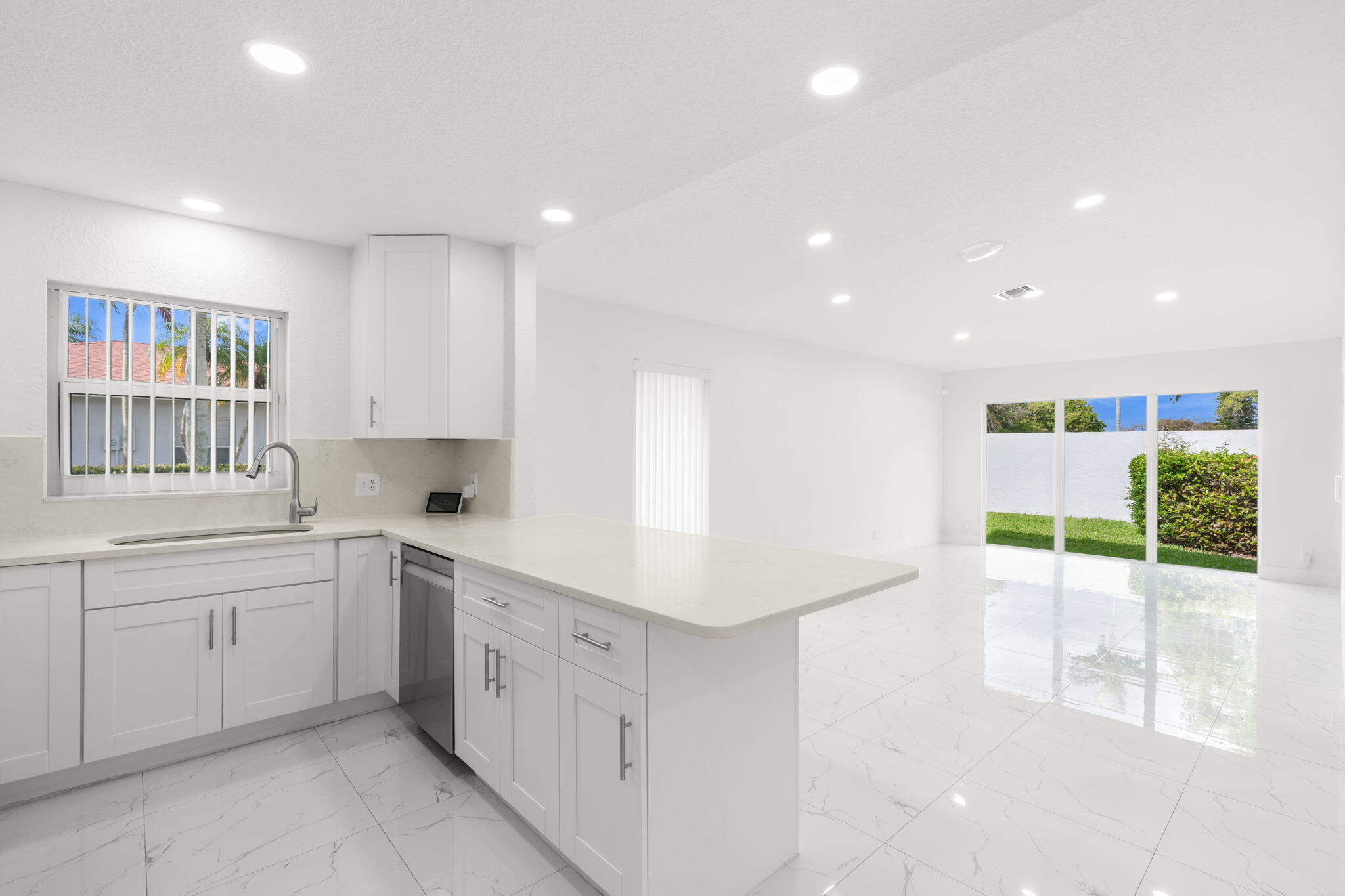 6702 N Pine Island Road 6702