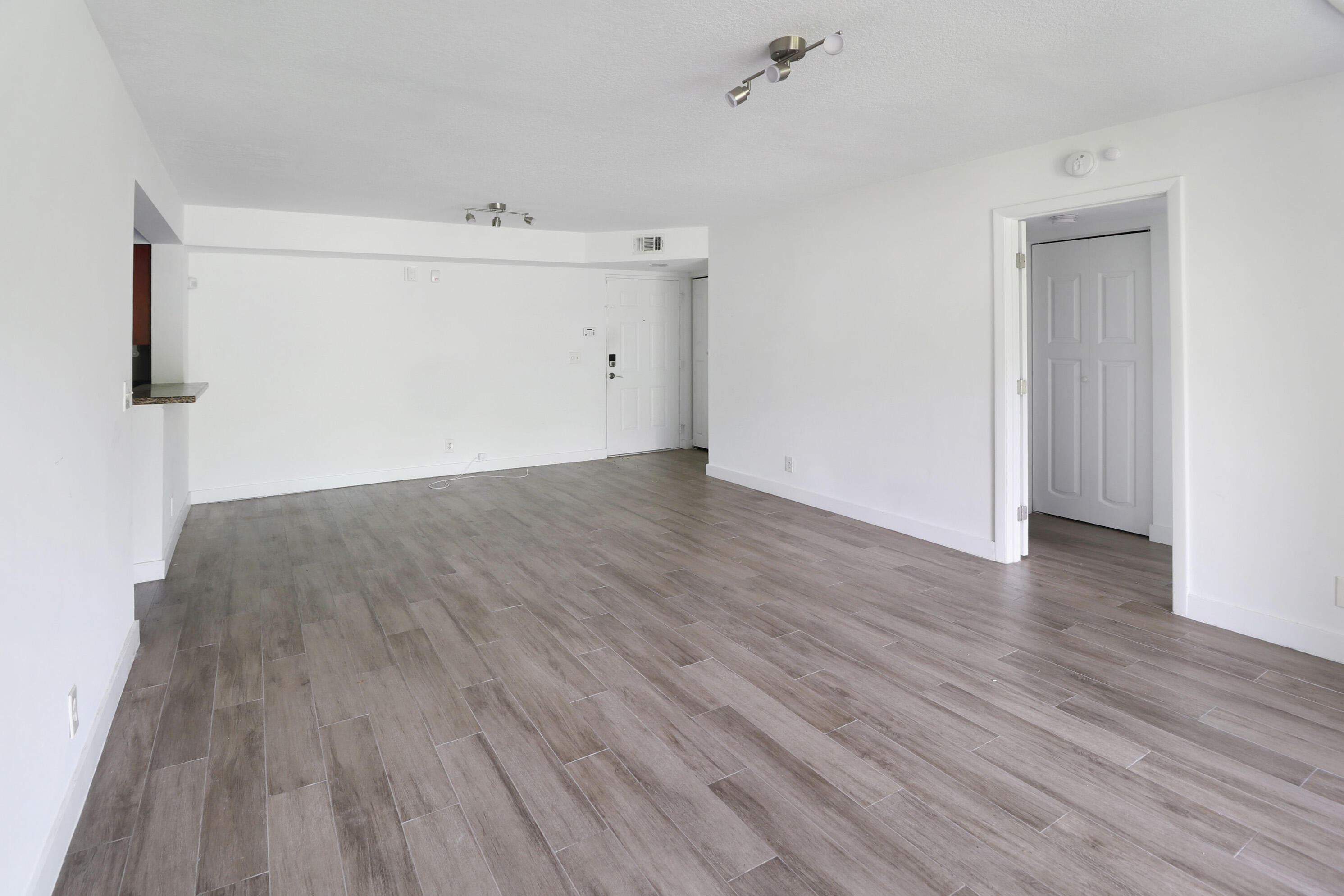 5701 Riverside Drive 102b6