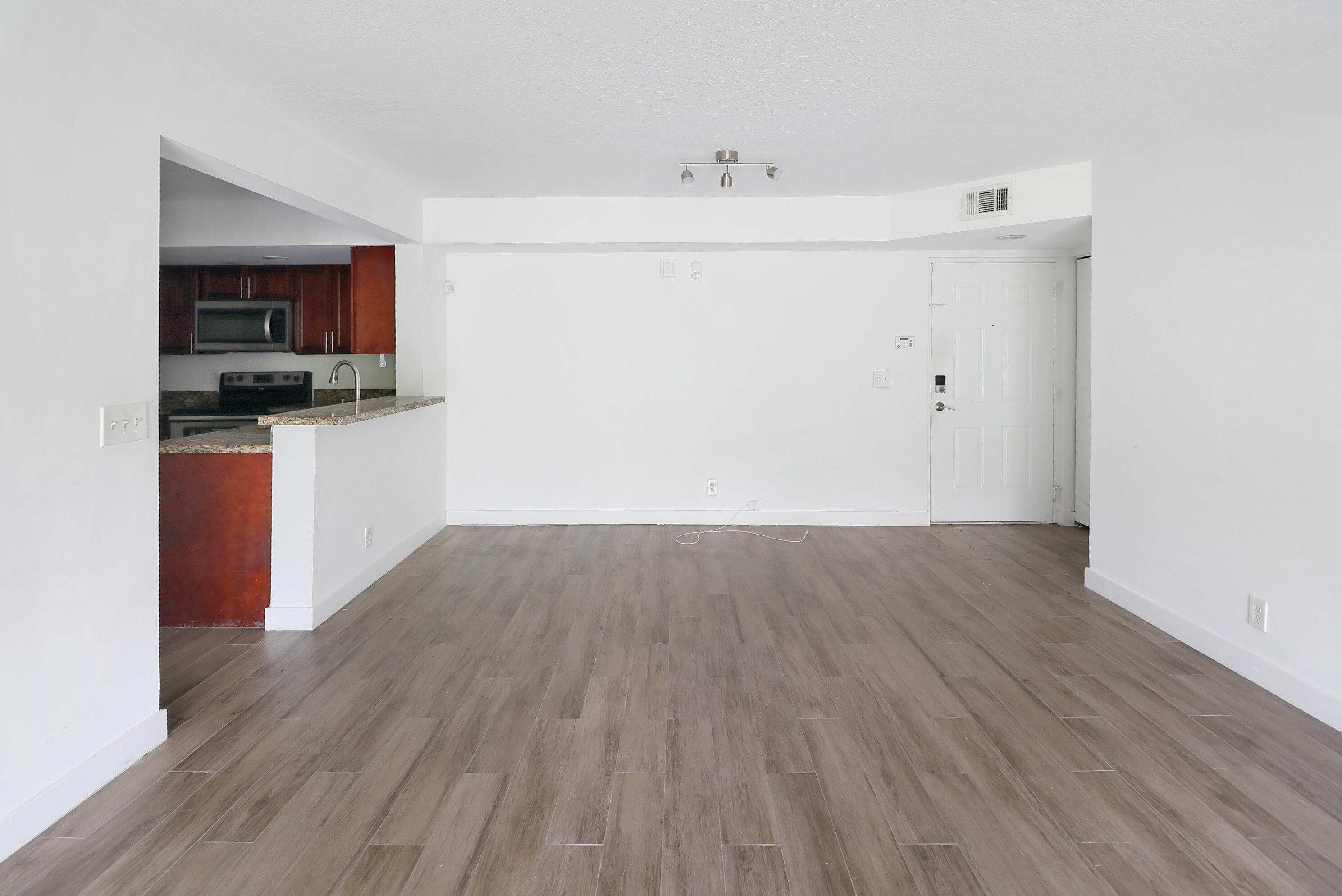 5701 Riverside Drive 102b6