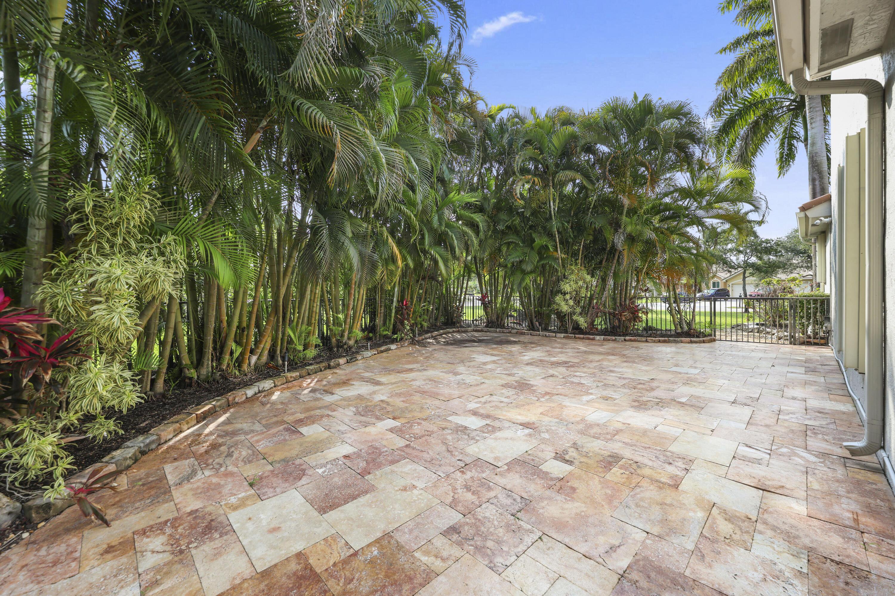 10980 NW 69th Place