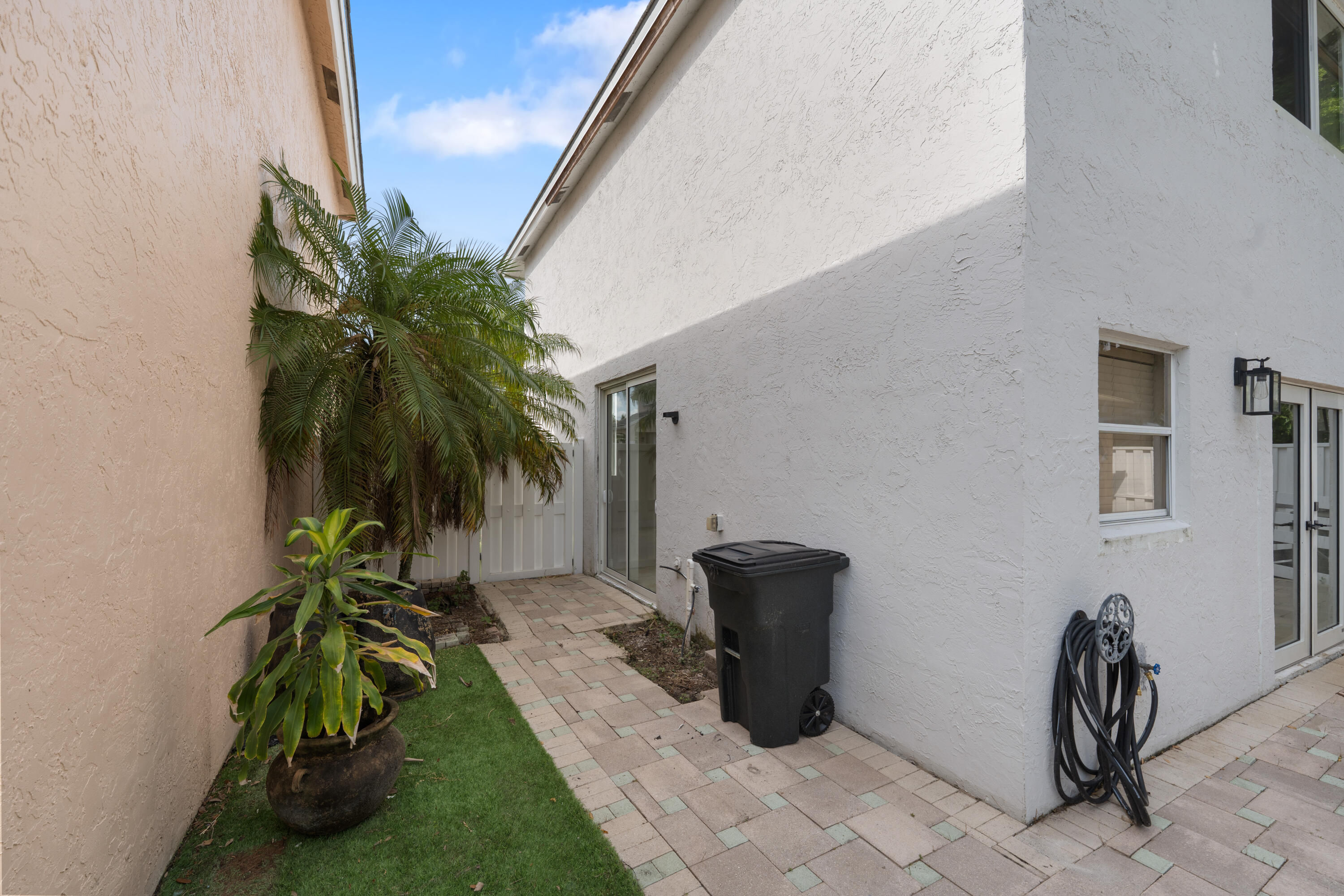 9859 NW 2nd Street