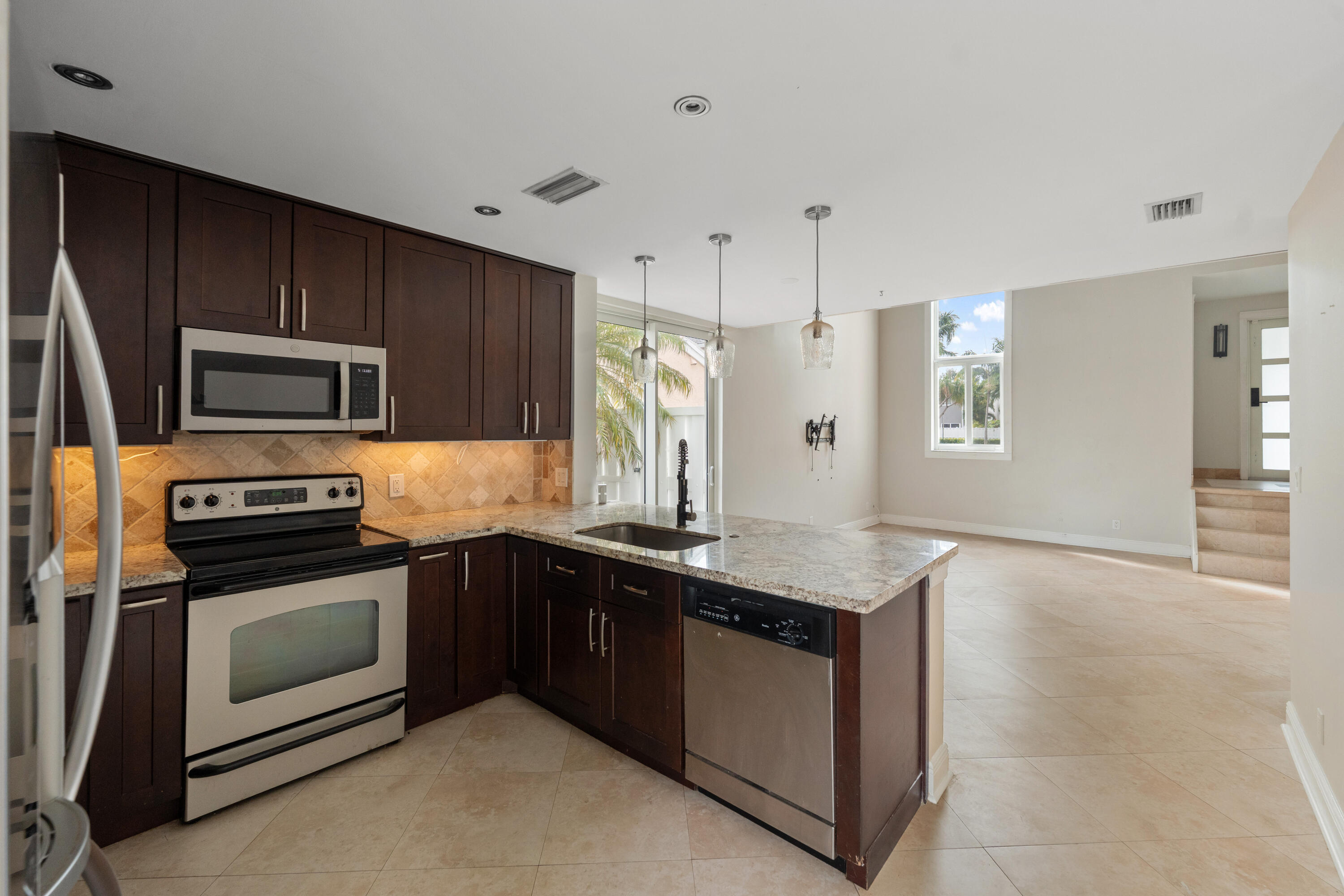 9859 NW 2nd Street
