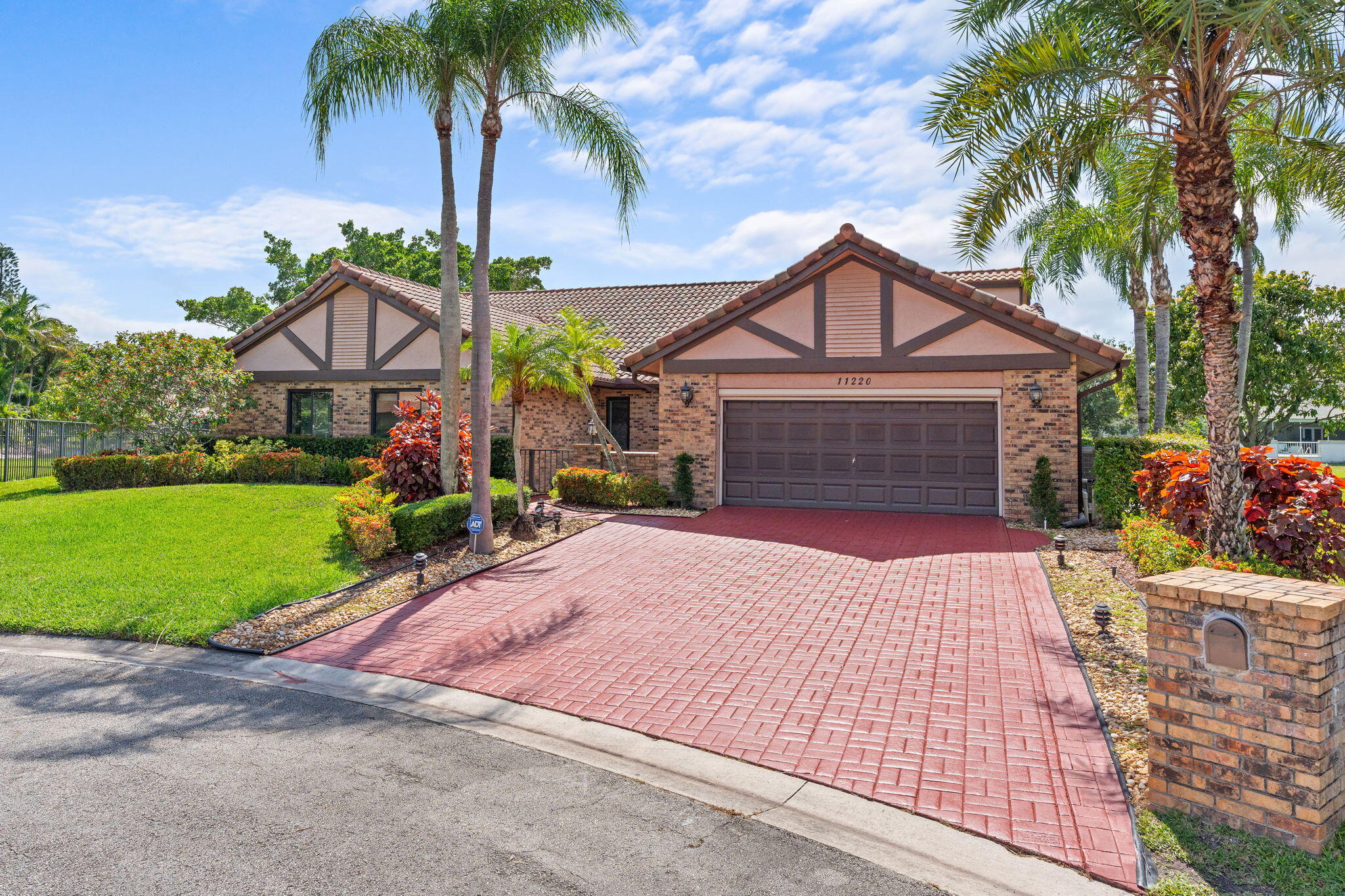 11220 NW 2nd Manor