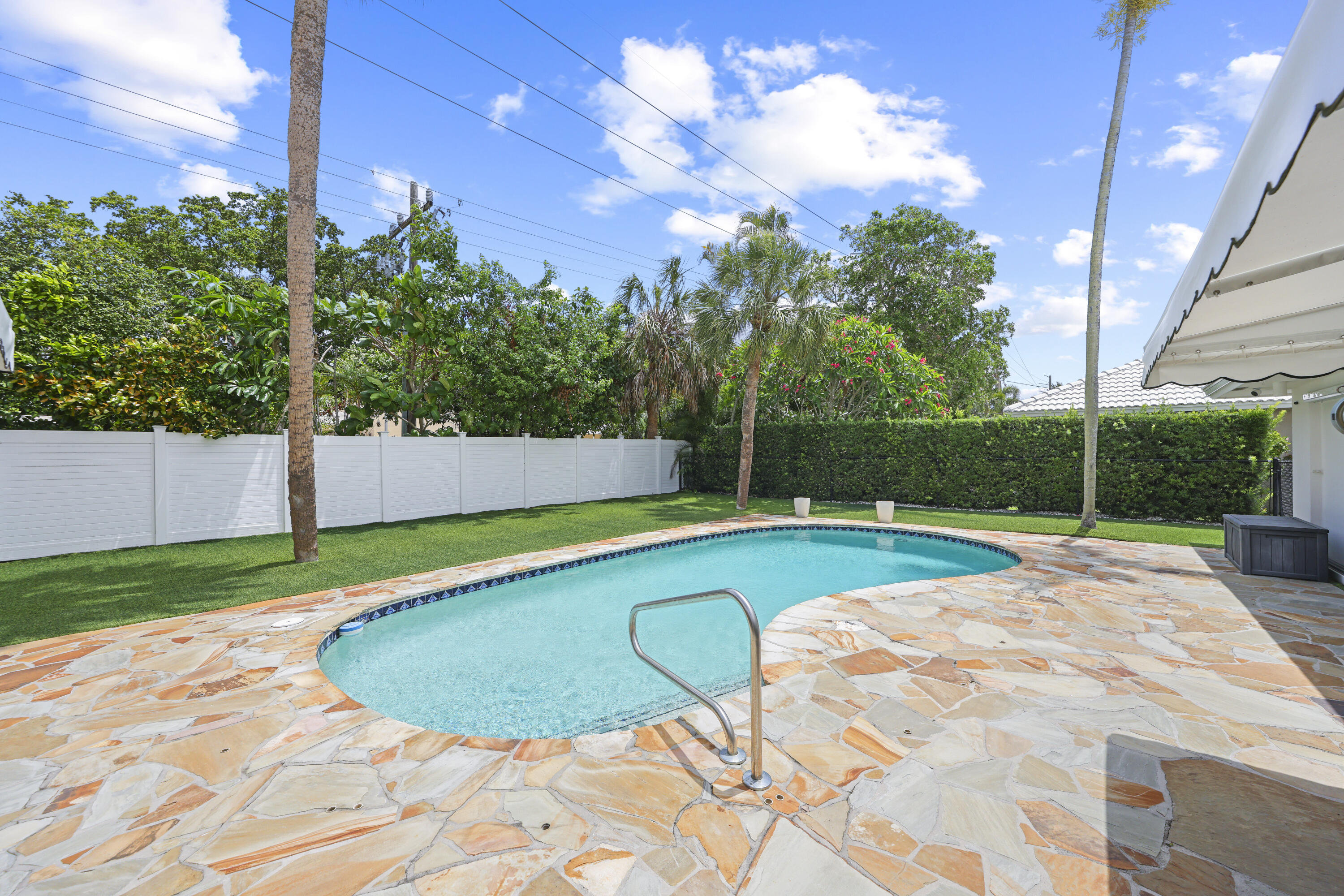 621 Apple Tree Lane