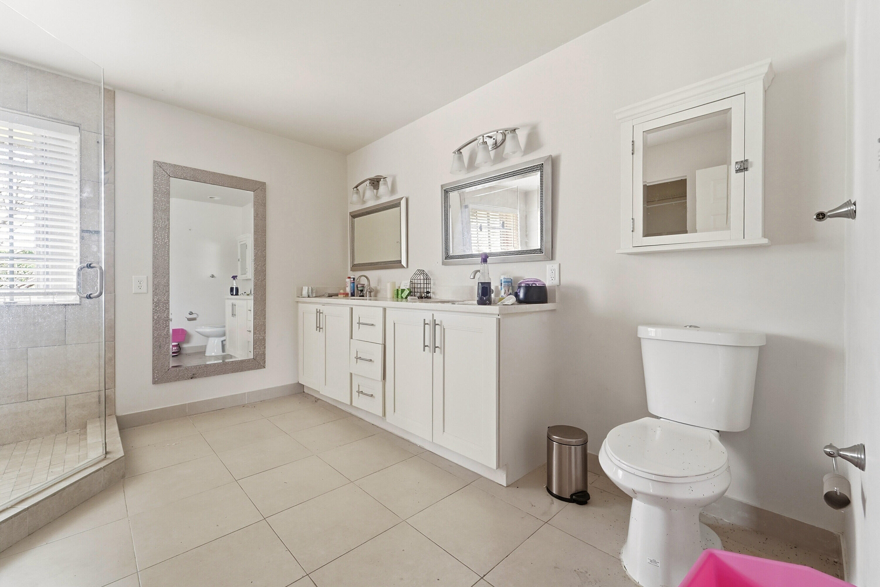 10710 NW 54th Place