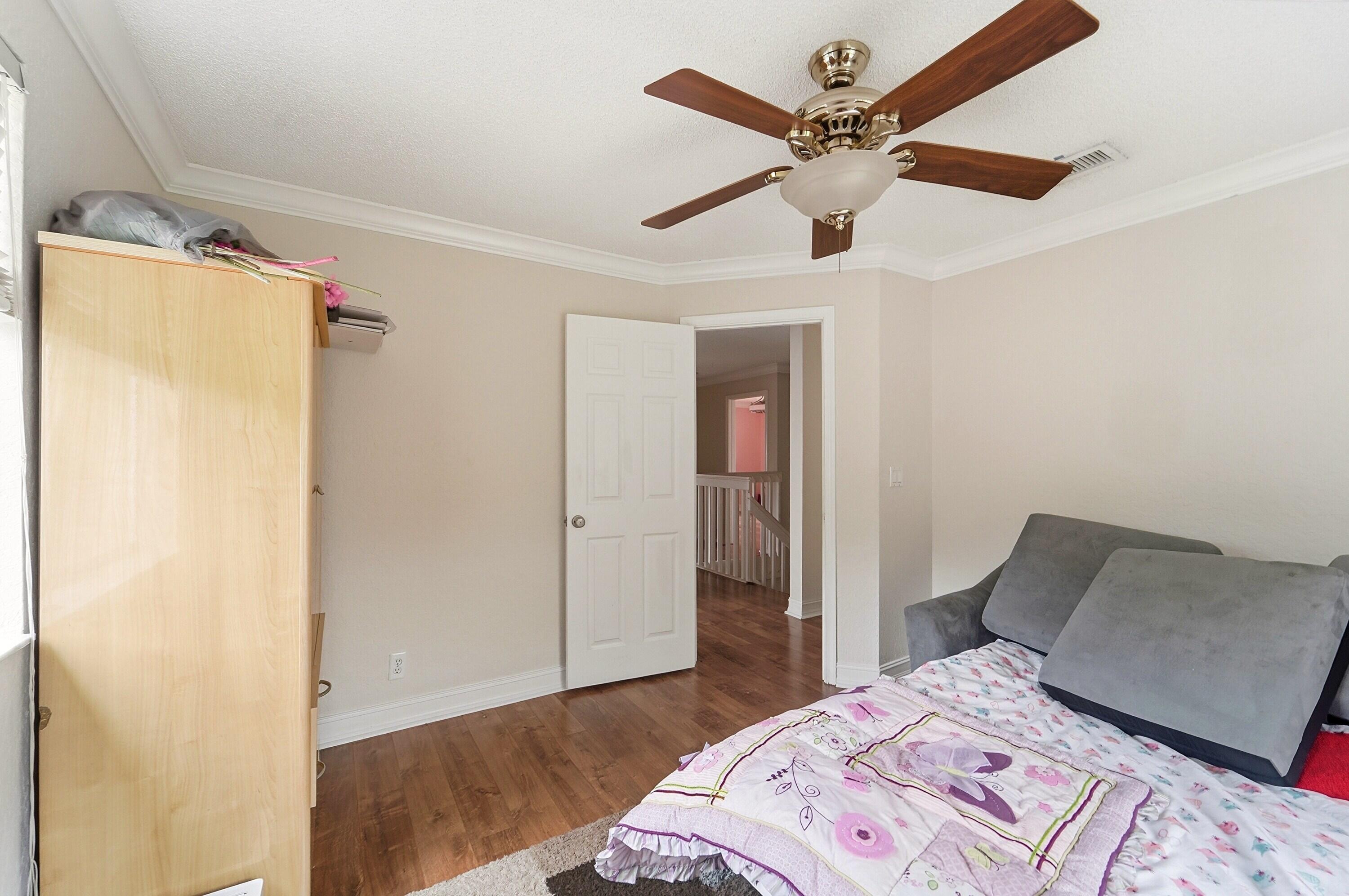 10710 NW 54th Place