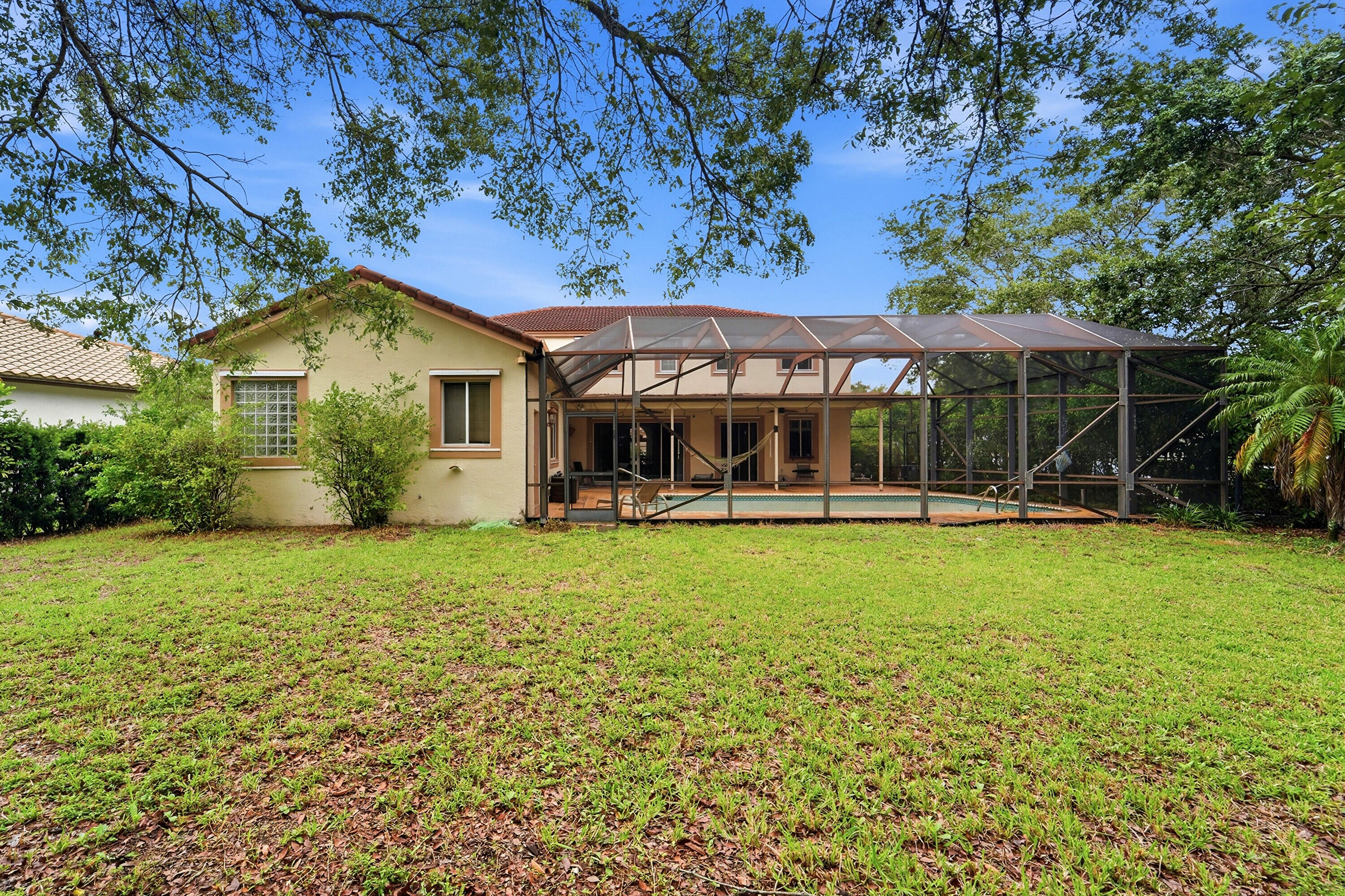 10710 NW 54th Place