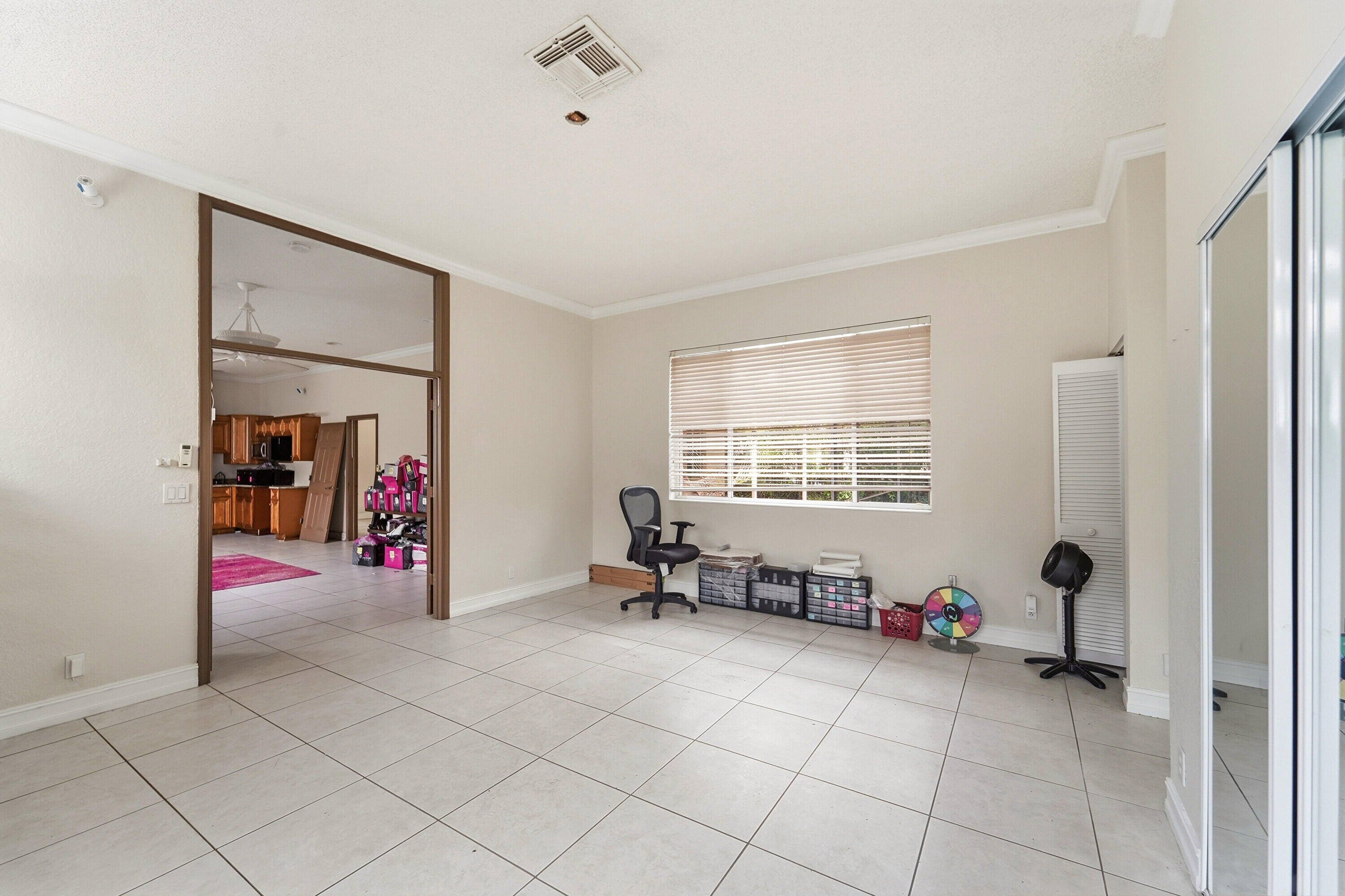 10710 NW 54th Place