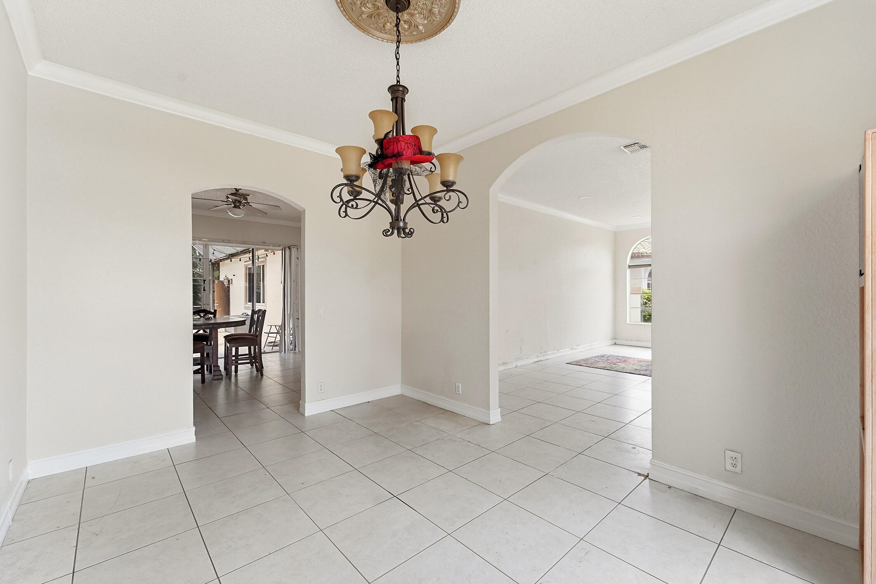 10710 NW 54th Place