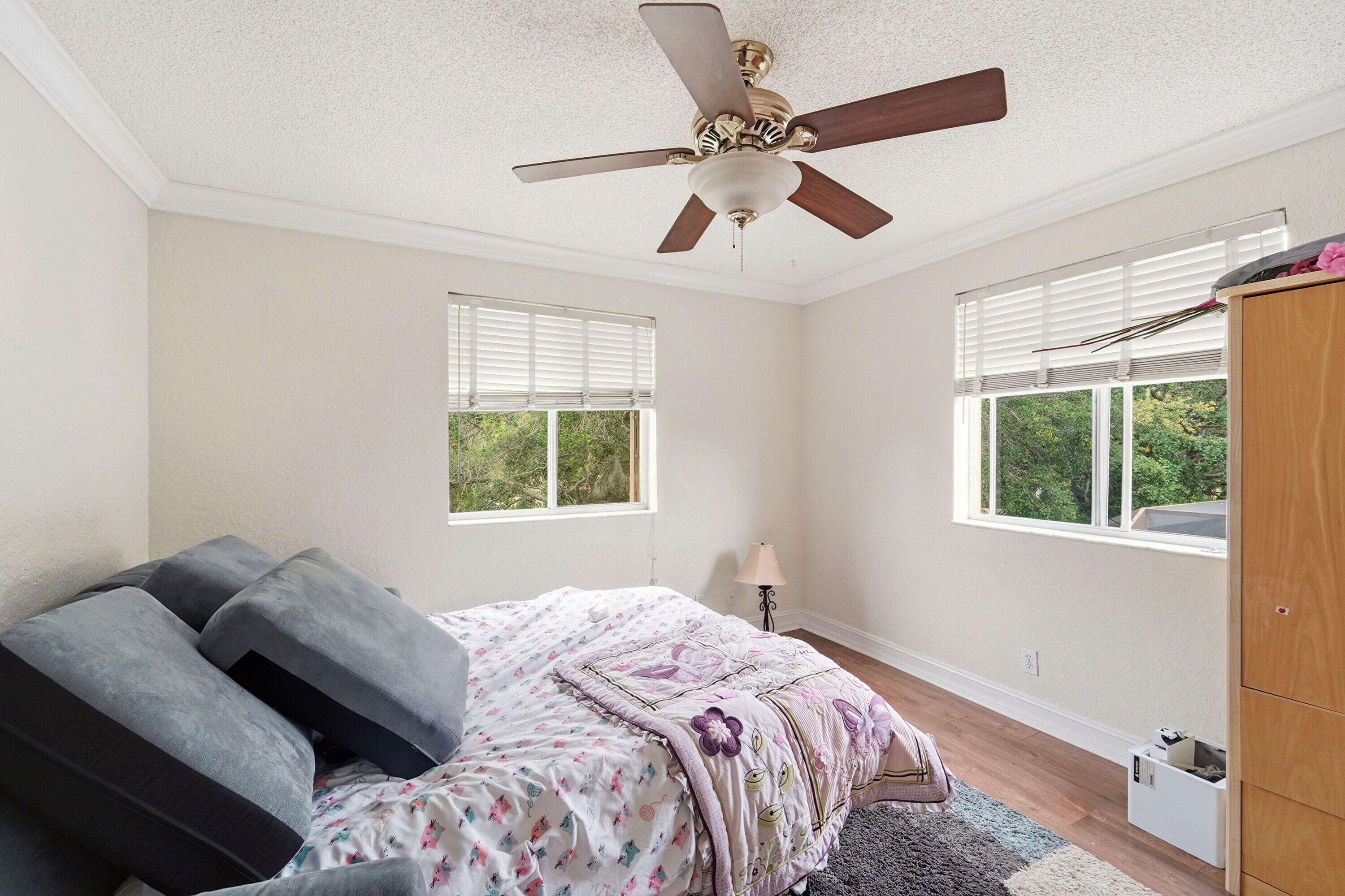 10710 NW 54th Place
