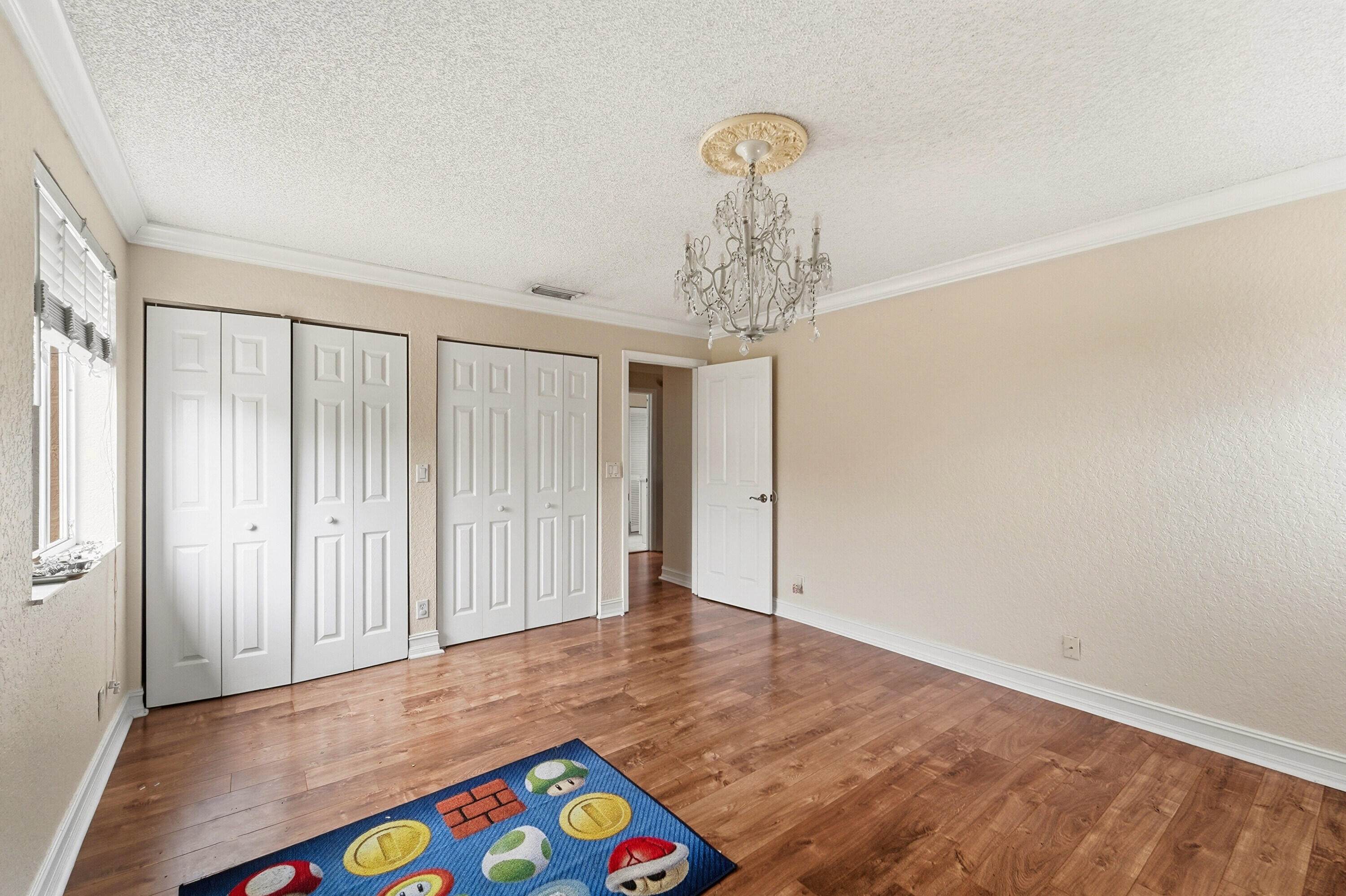 10710 NW 54th Place