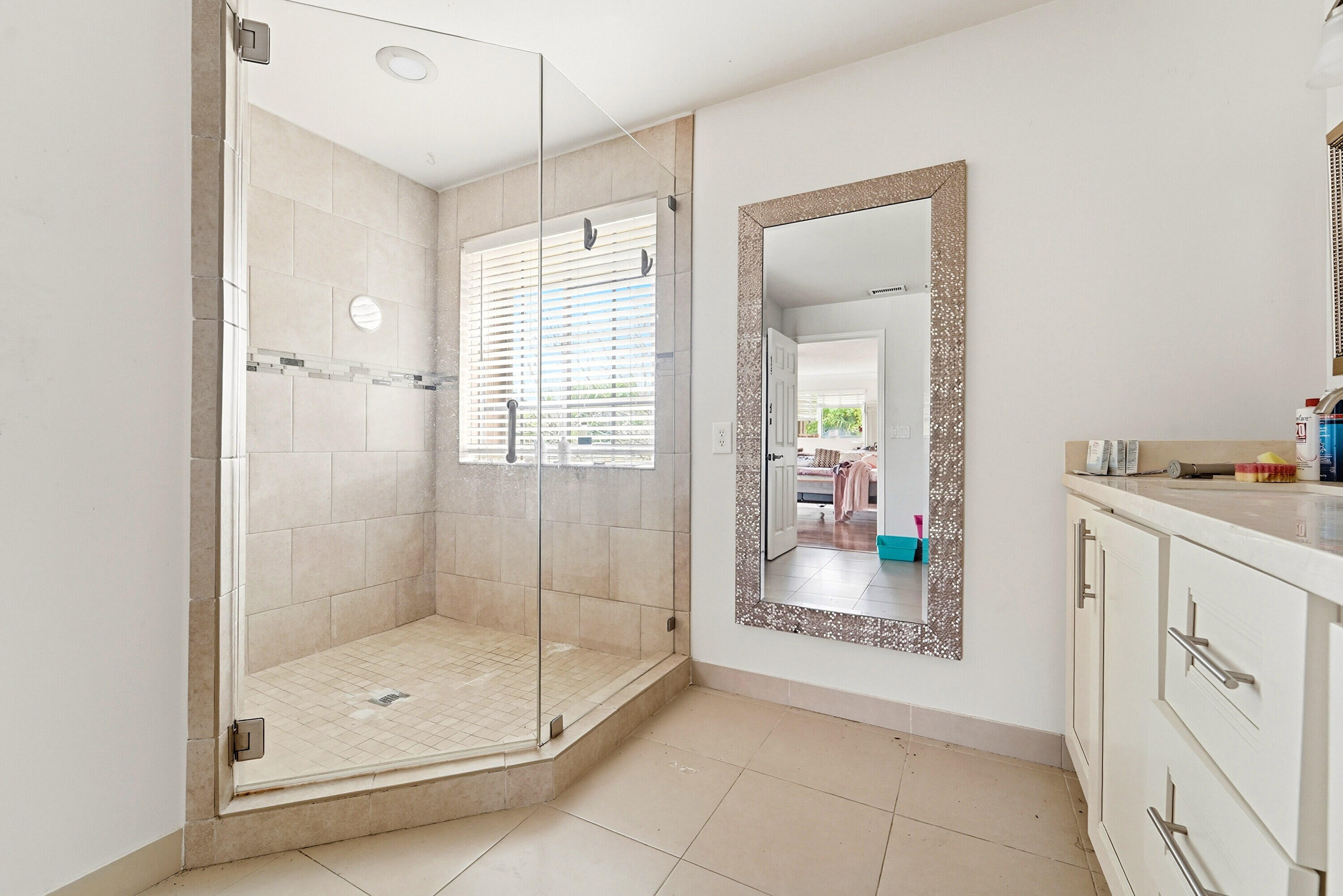 10710 NW 54th Place