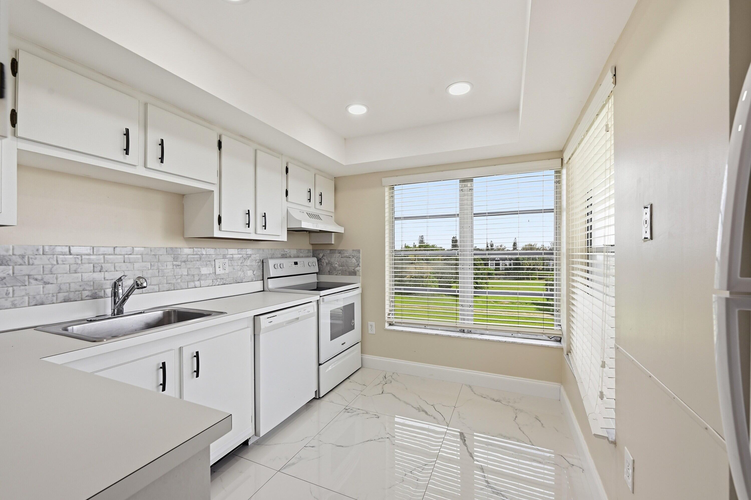 4158 Inverrary Drive 511