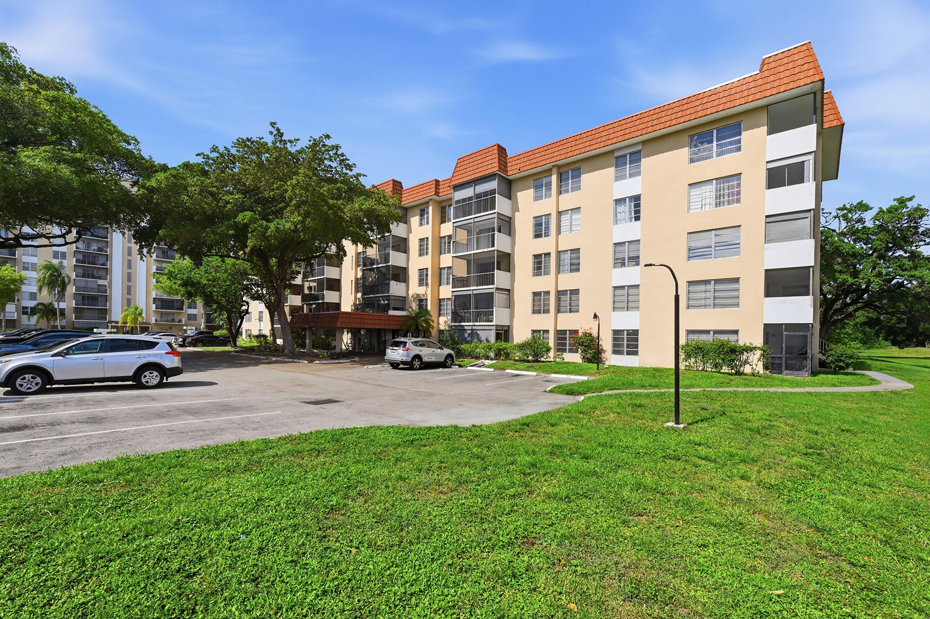 4158 Inverrary Drive 511