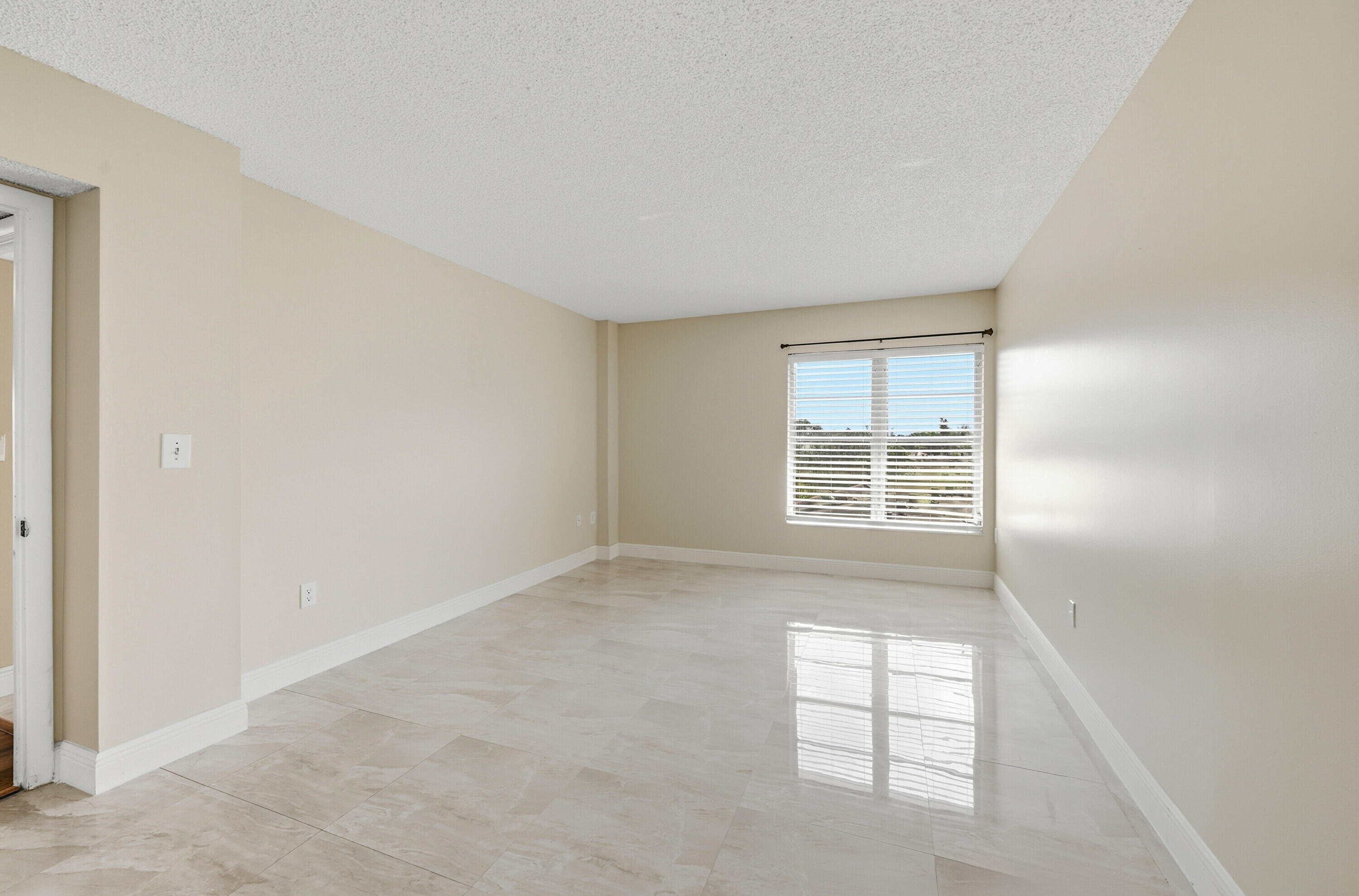 4158 Inverrary Drive 511