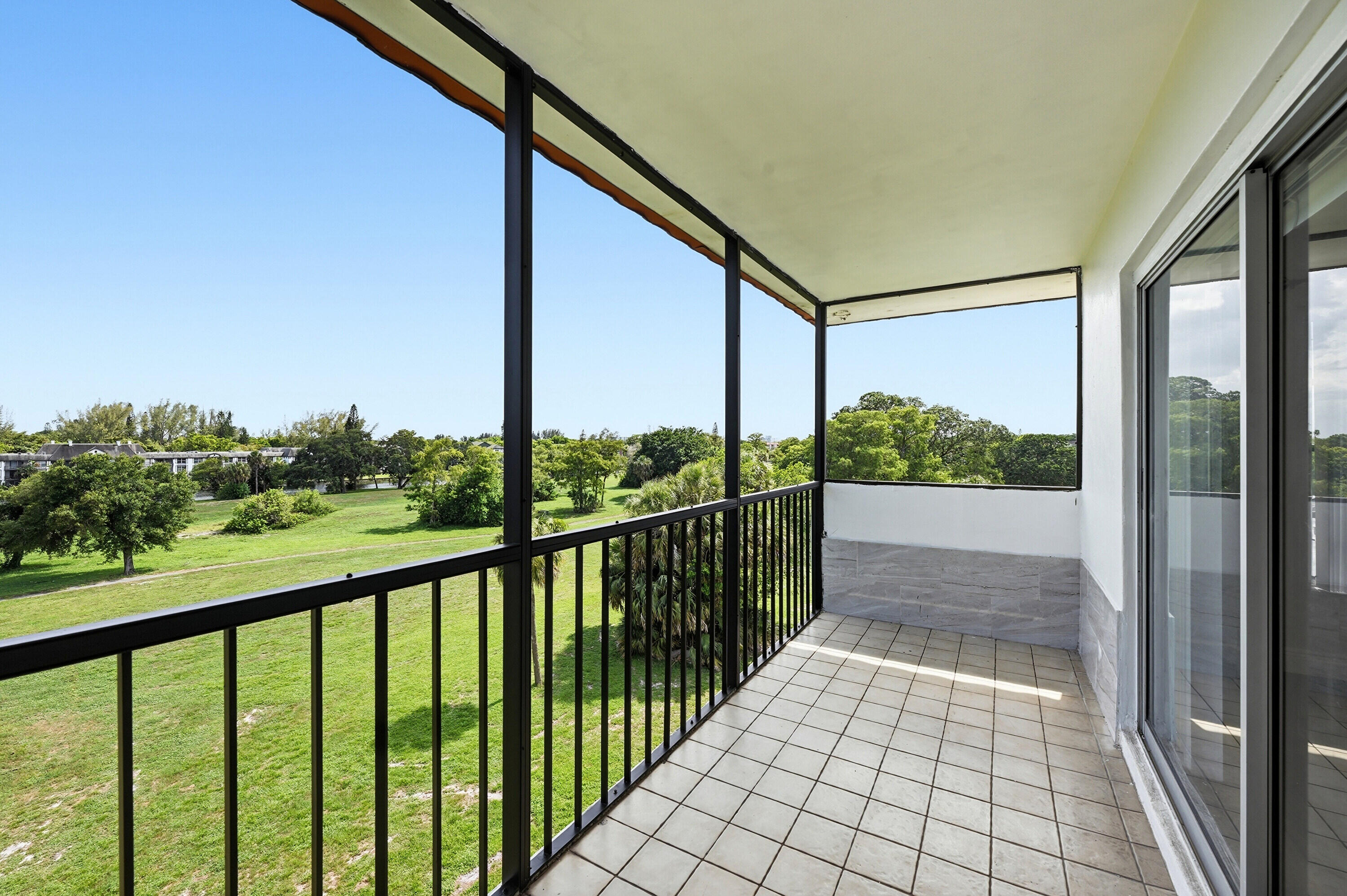 4158 Inverrary Drive 511
