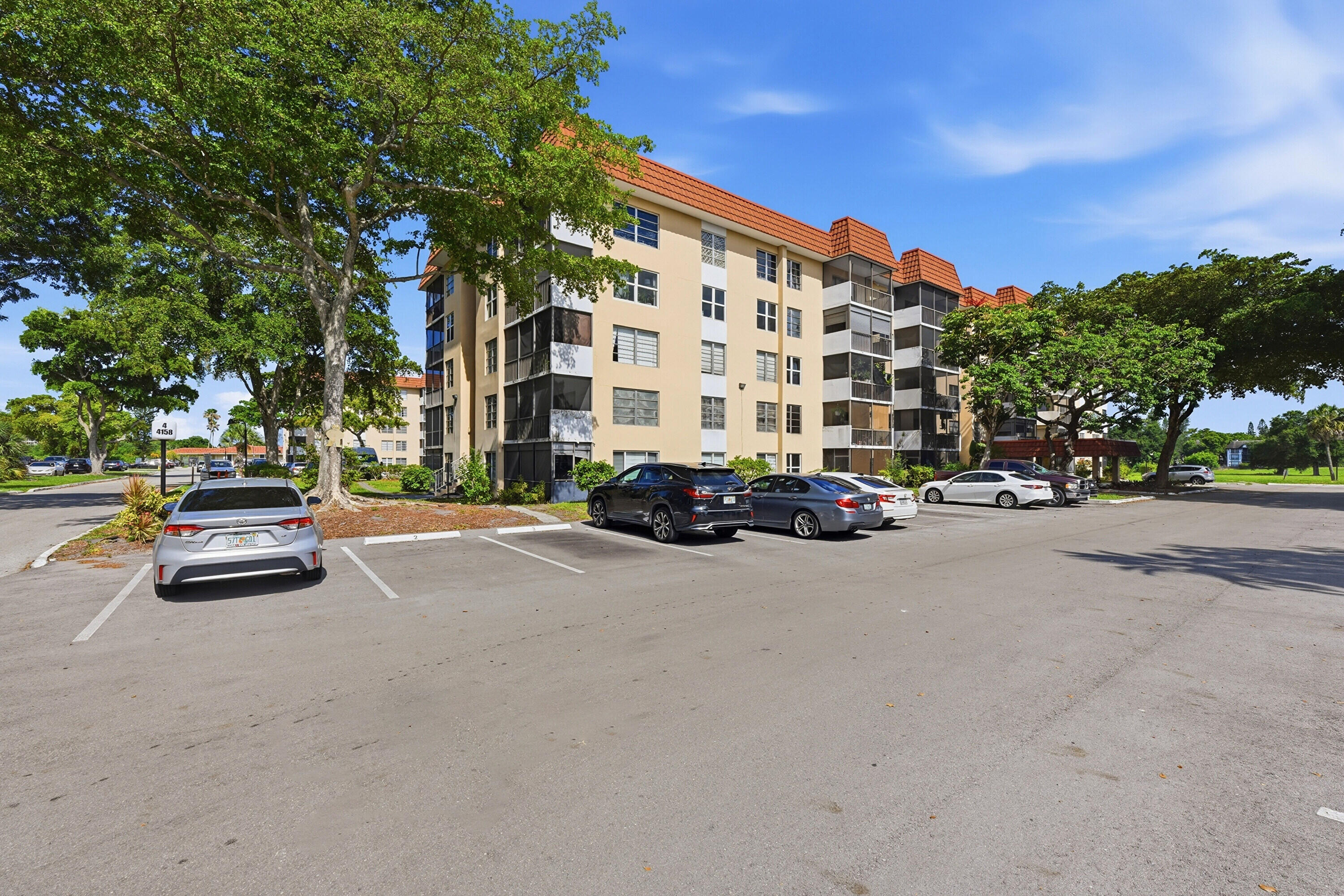 4158 Inverrary Drive 511
