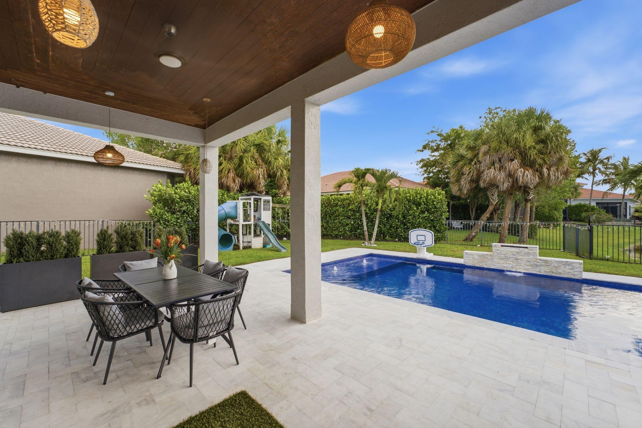 12339 NW 77th Manor