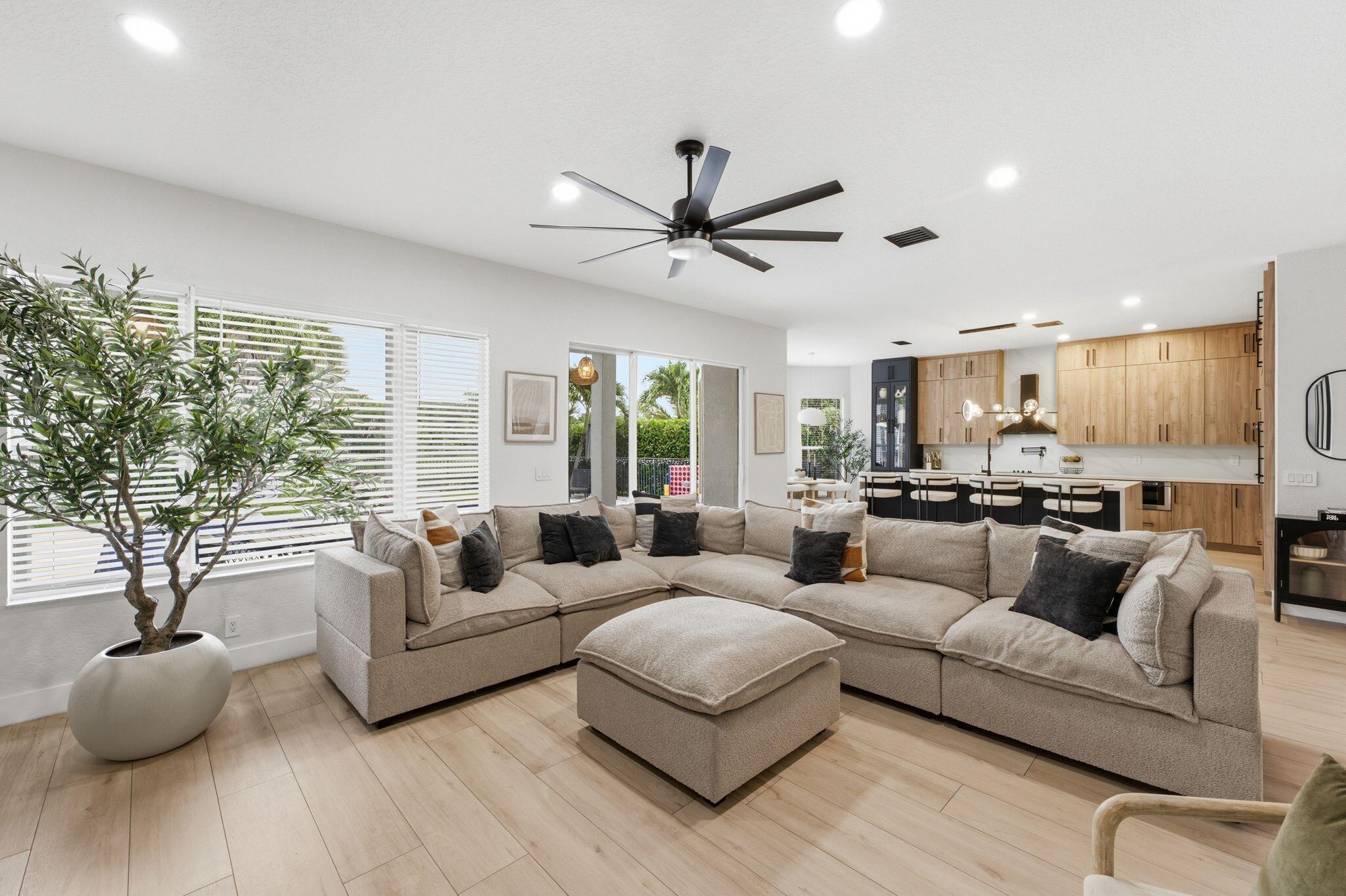 12339 NW 77th Manor