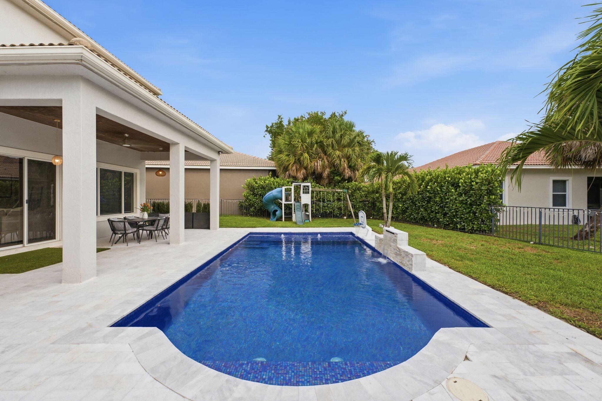 12339 NW 77th Manor