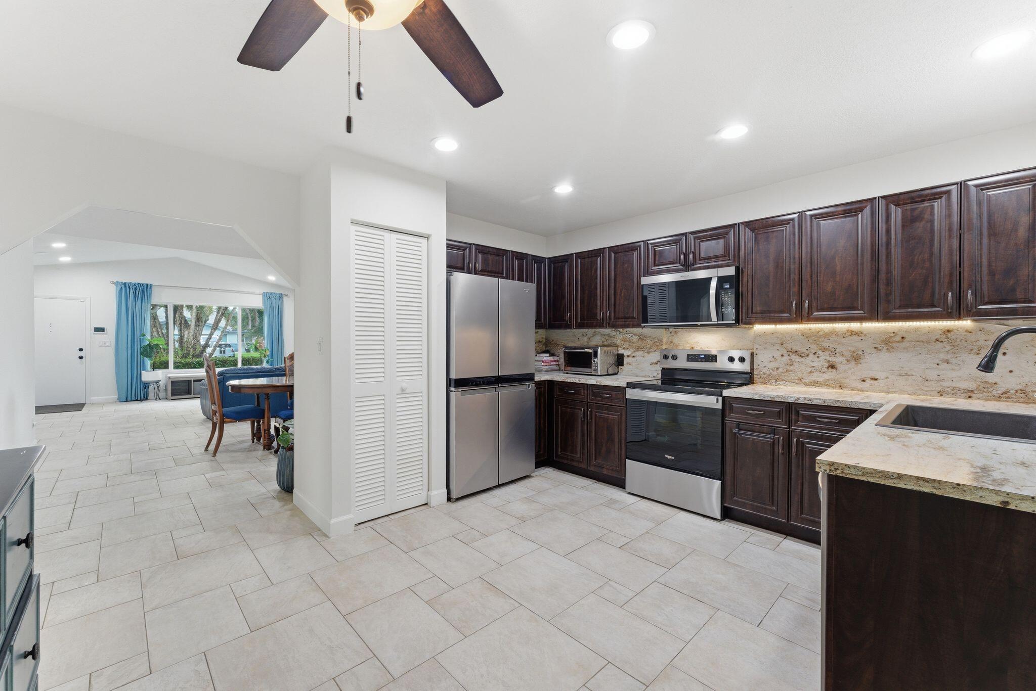 10237 NW 31st Street