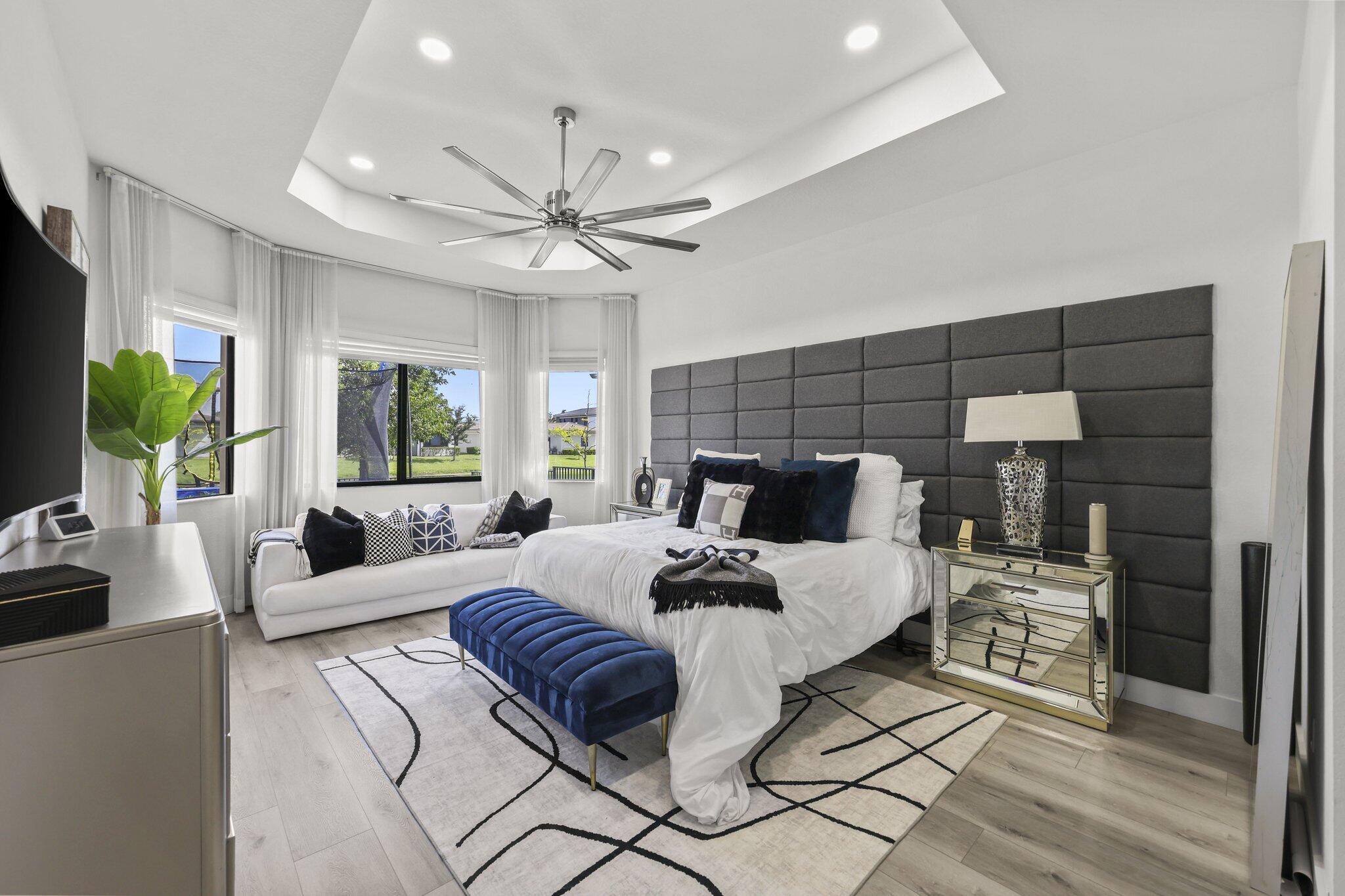 10432 N Lago Vista Circle