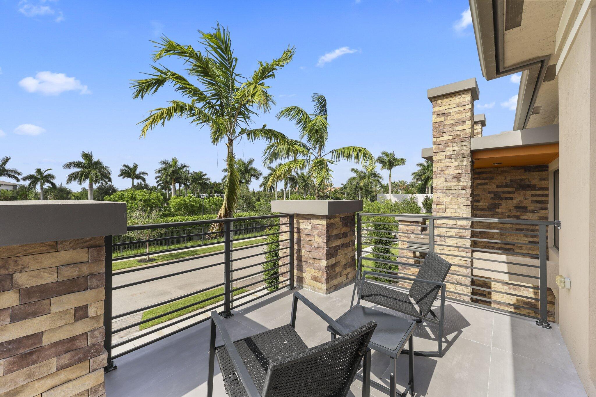10432 N Lago Vista Circle