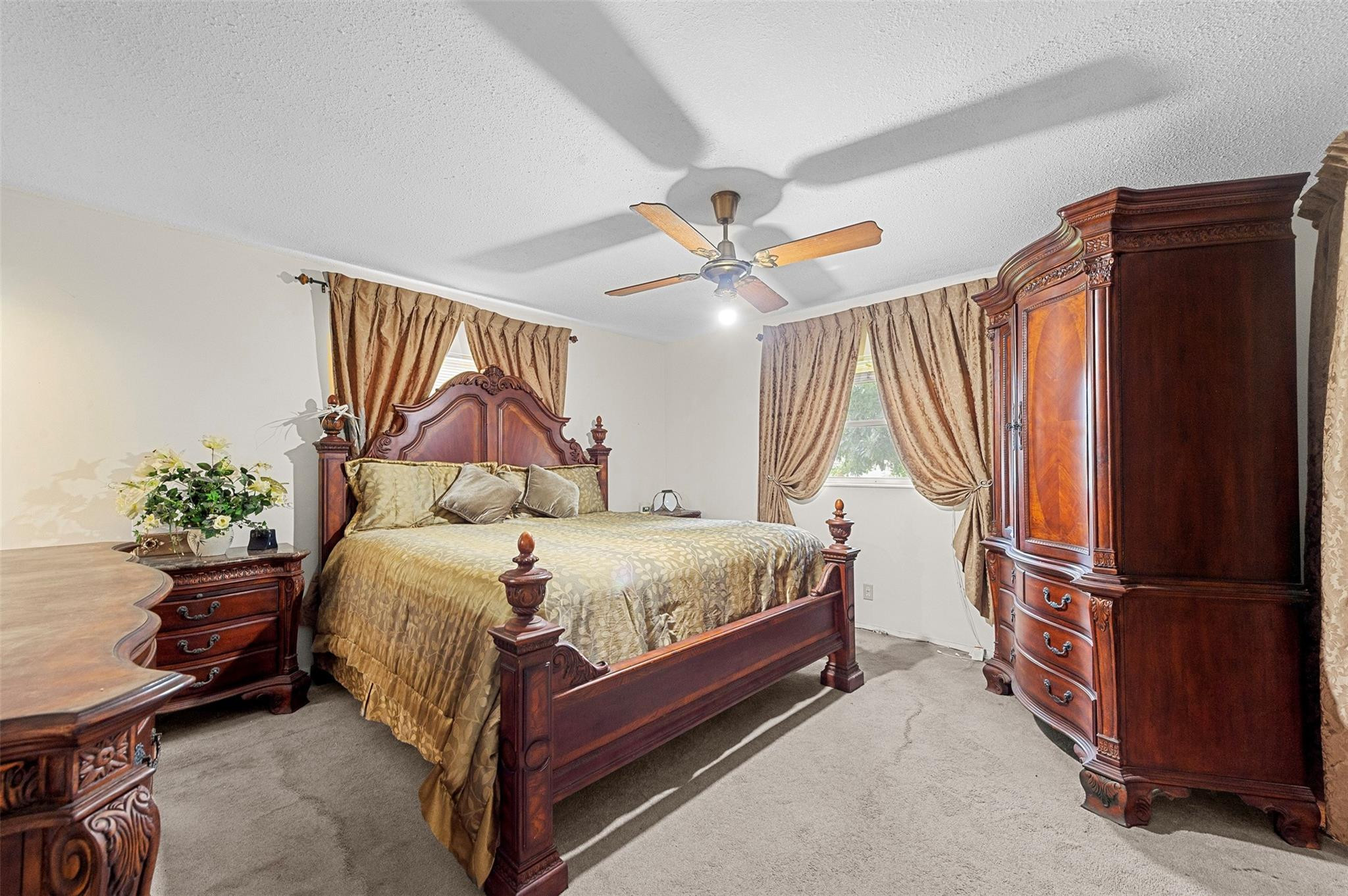 8604 NW 57TH Court