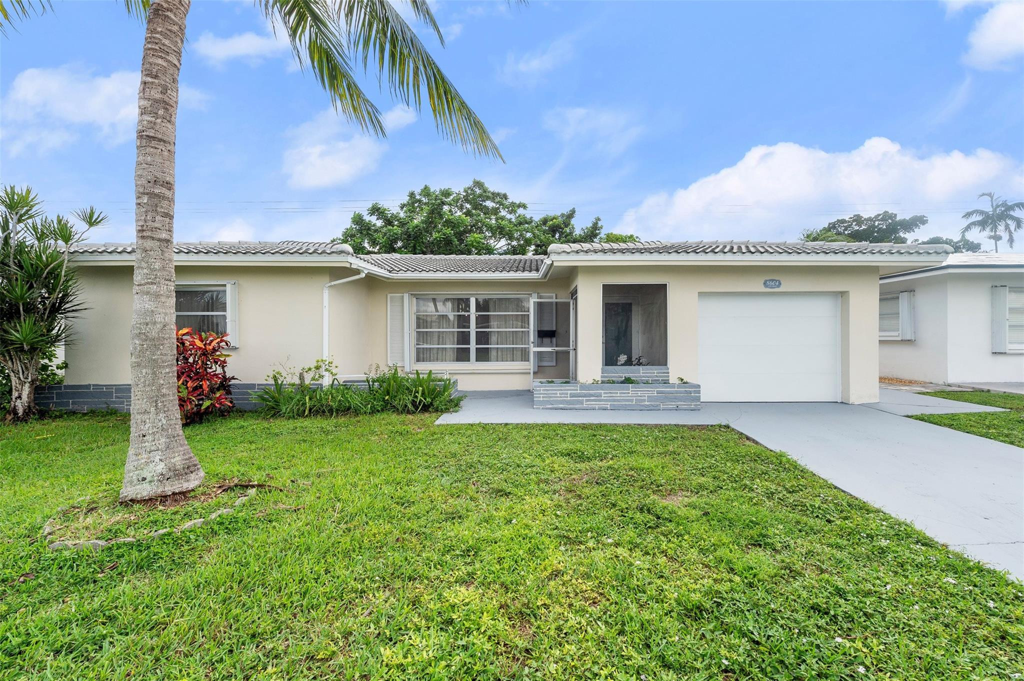 8604 NW 57TH Court