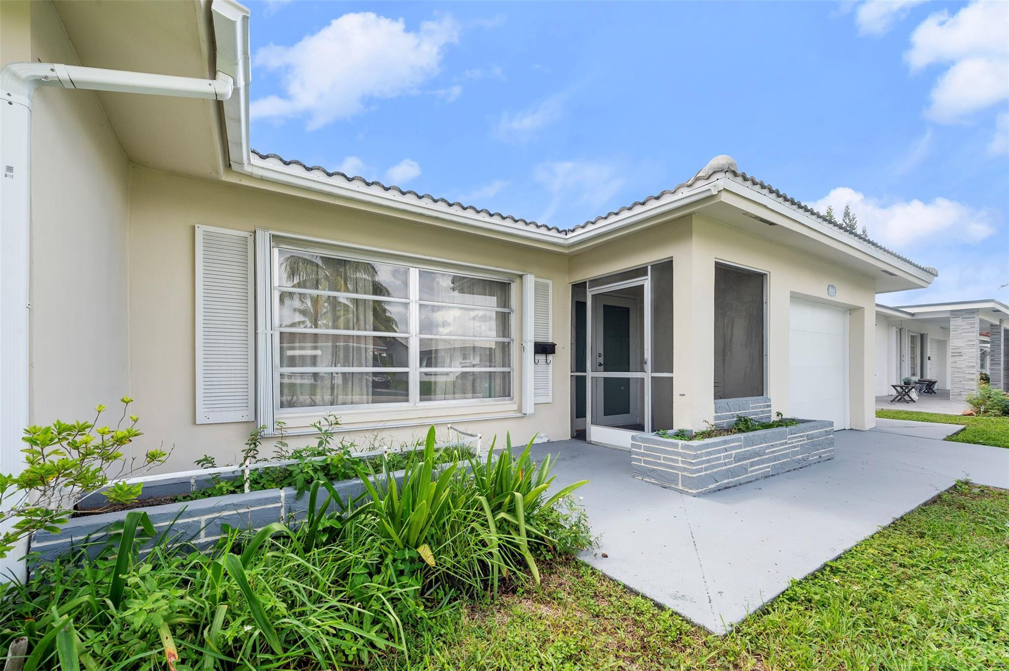 8604 NW 57TH Court