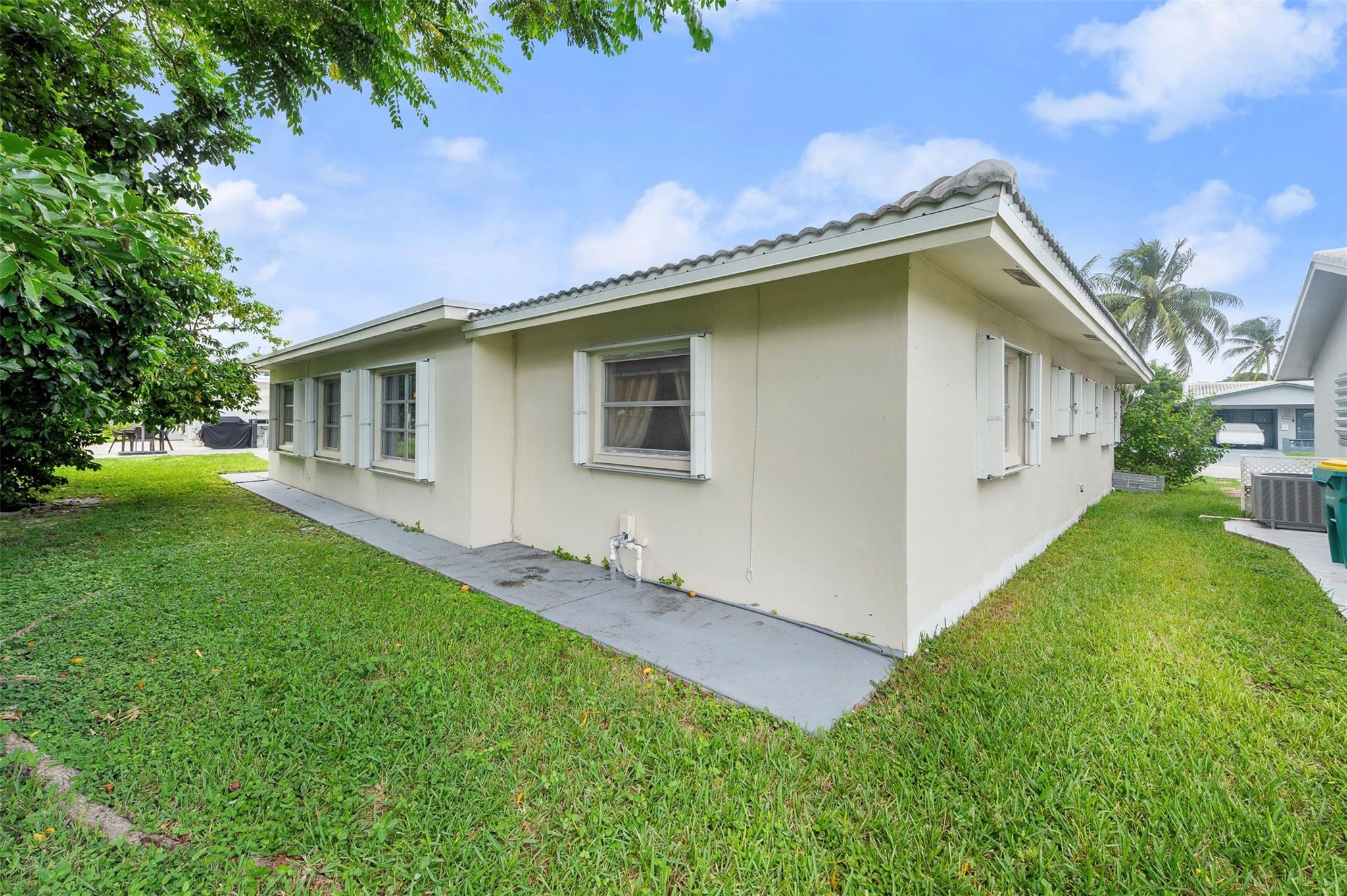 8604 NW 57TH Court