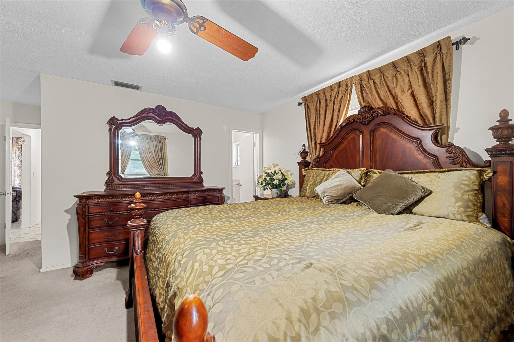 8604 NW 57TH Court