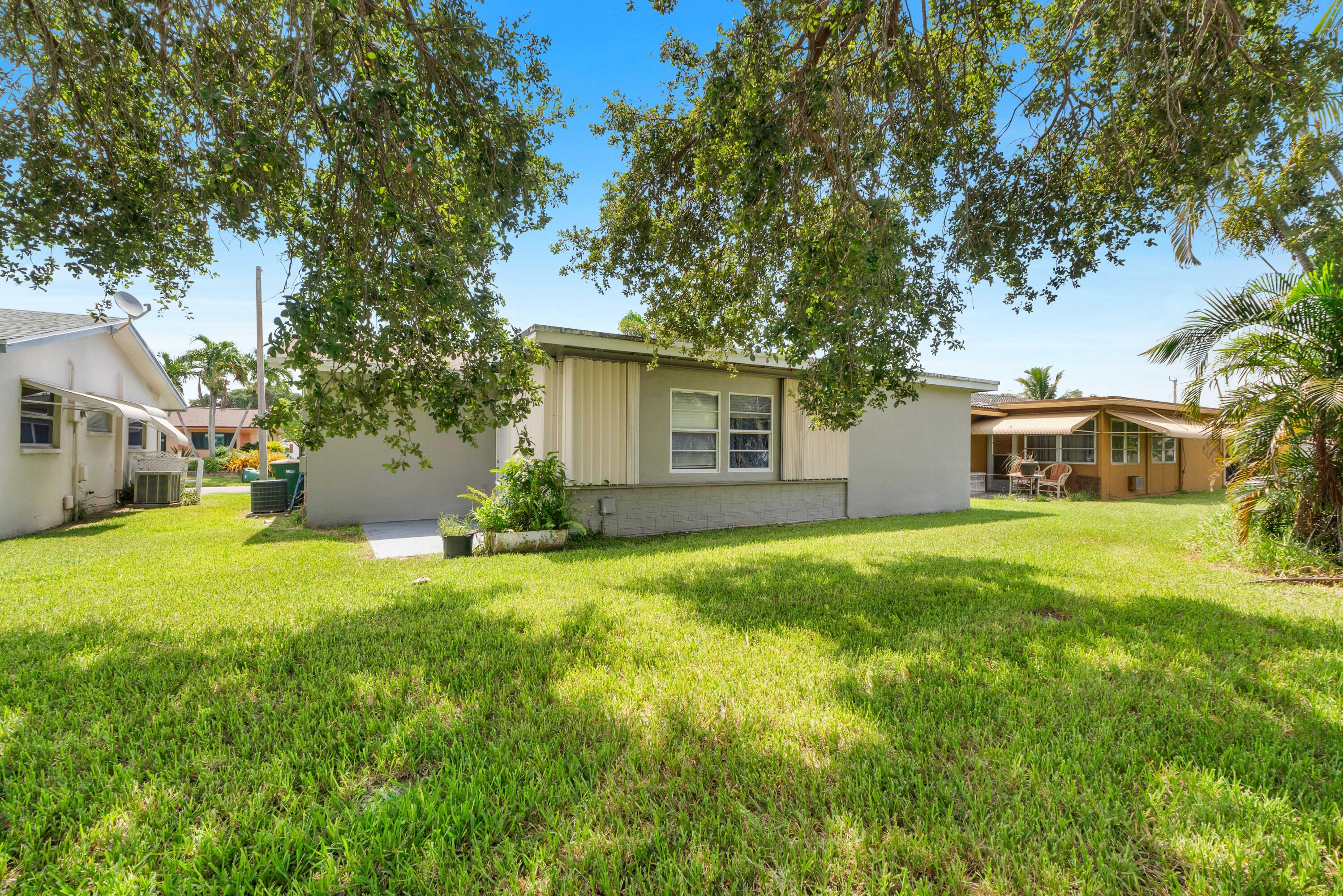 5711 NW 65TH Way