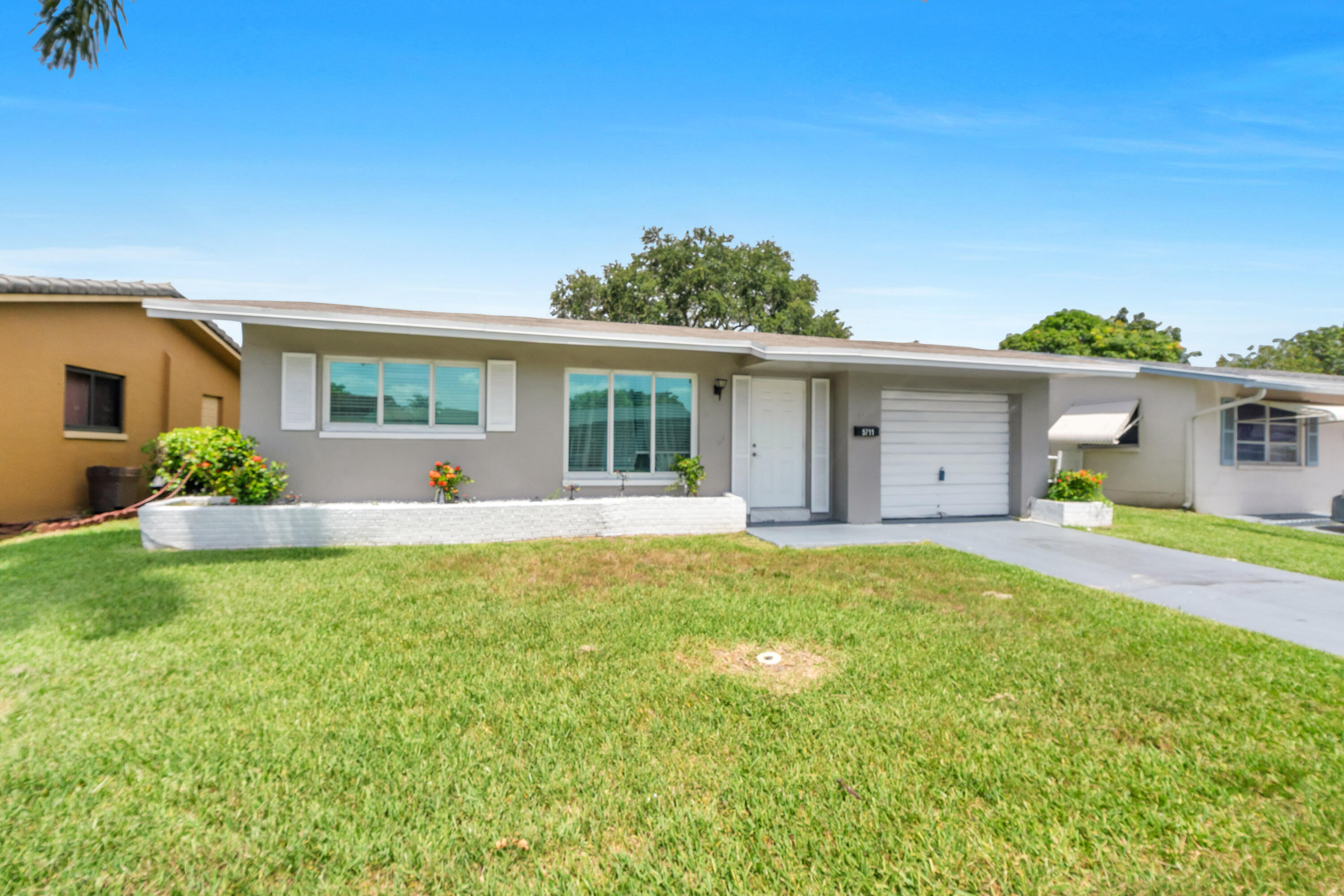 5711 NW 65TH Way