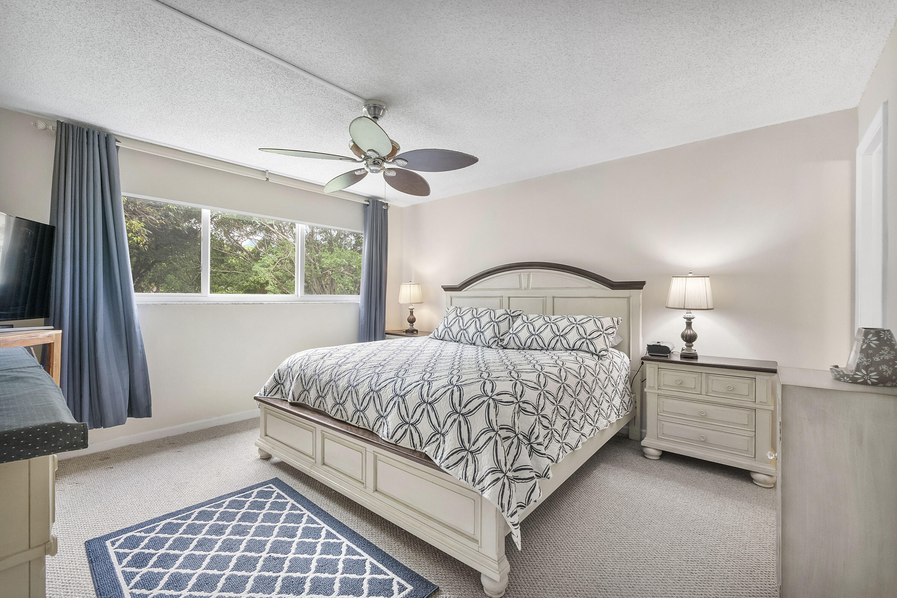 8990 S Hollybrook Boulevard 209