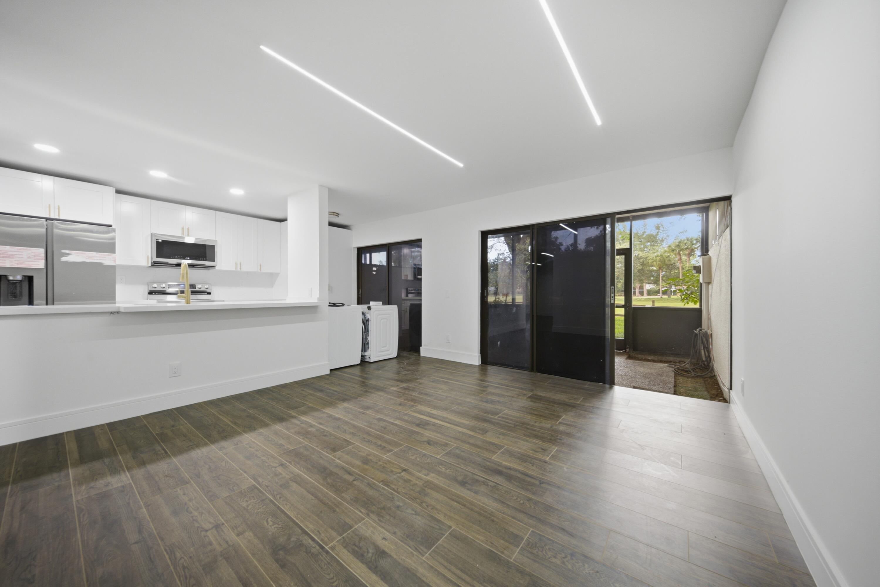 1391 E GOLFVIEW Drive 1391