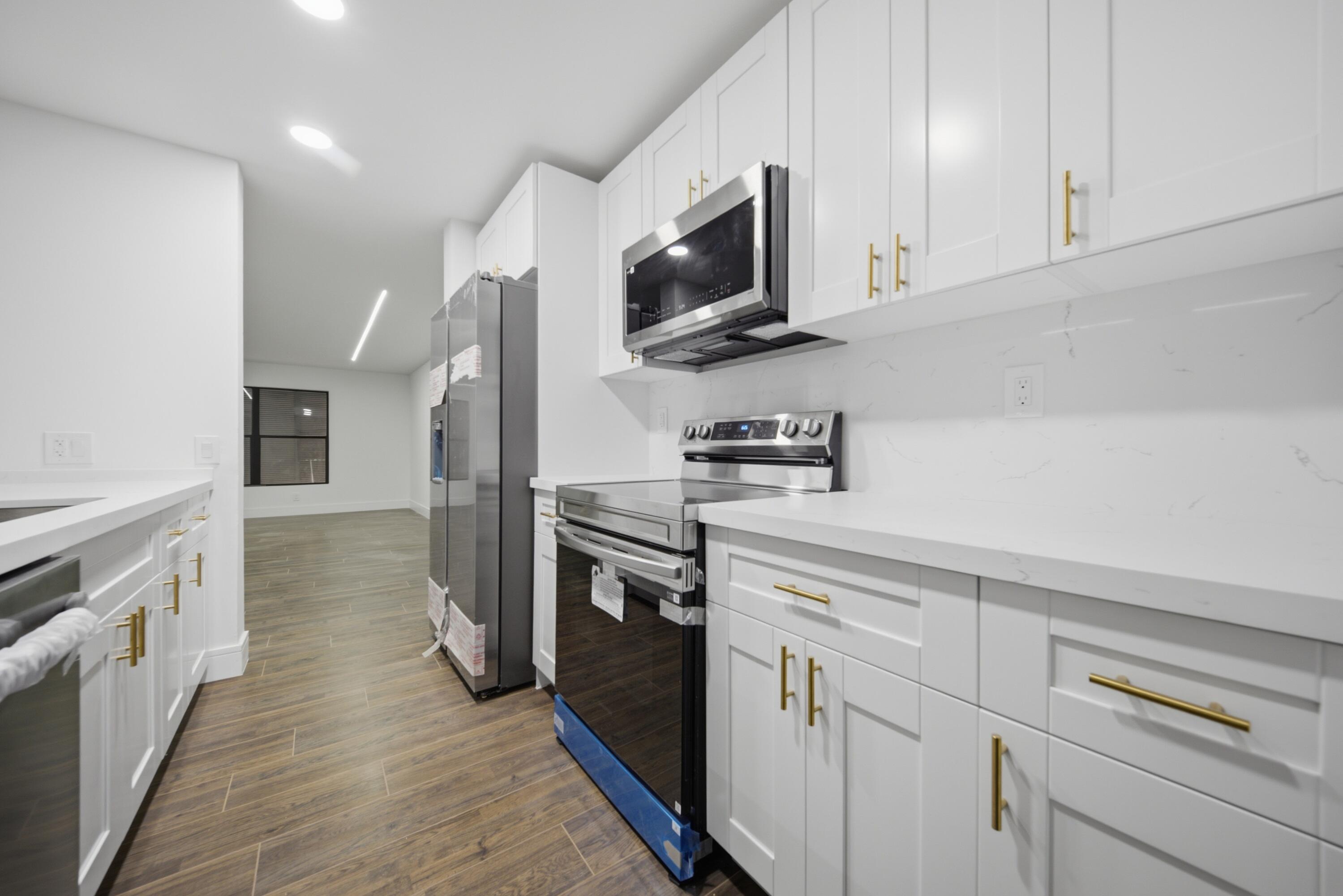 1391 E GOLFVIEW Drive 1391